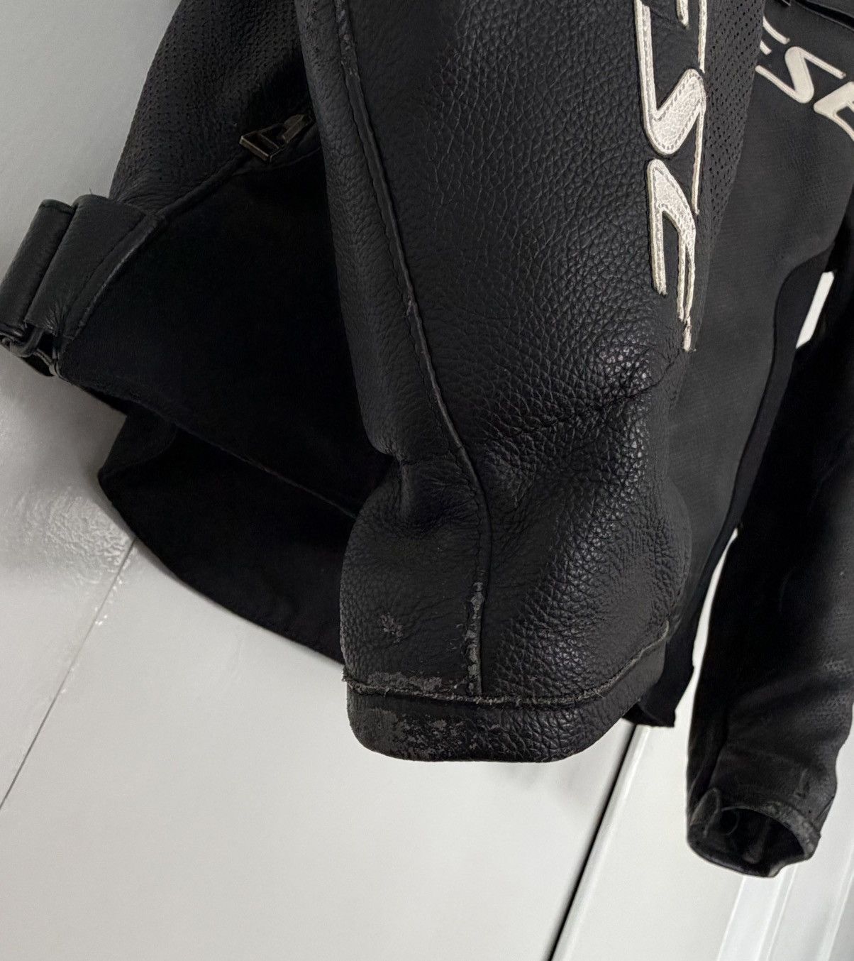 Dainese DAINESE RACING 3 D AIR MENS LEATHER SPORTS MOTORCYCLE JACKET Size US L / EU 52-54 / 3 - 20 Thumbnail