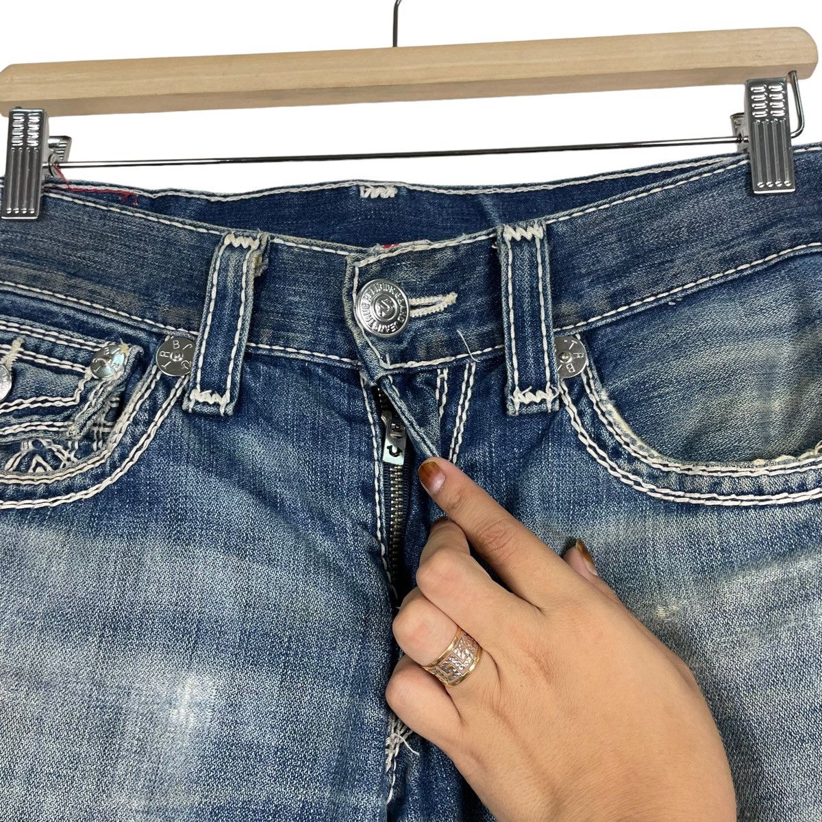 True Religion 💥TRUE RELIGION RICKY BIG DISTRESSED DENIM JEAN Size US 34 / EU 50 - 7 Thumbnail