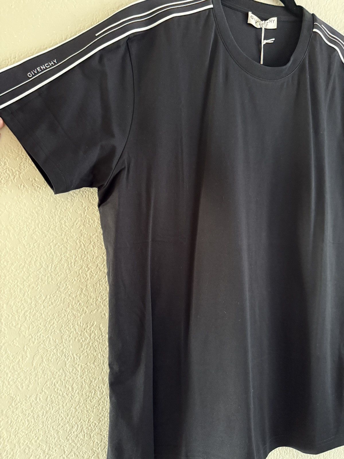 Givenchy BNWT Givenchy Black Elastic Band T-Shirt size Small Size US S / EU 44-46 / 1 - 2 Thumbnail