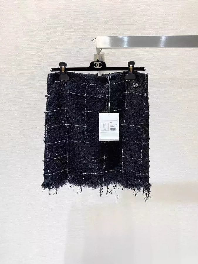 Chanel F40 Tweed Sequined Skirt Brand New- DMC