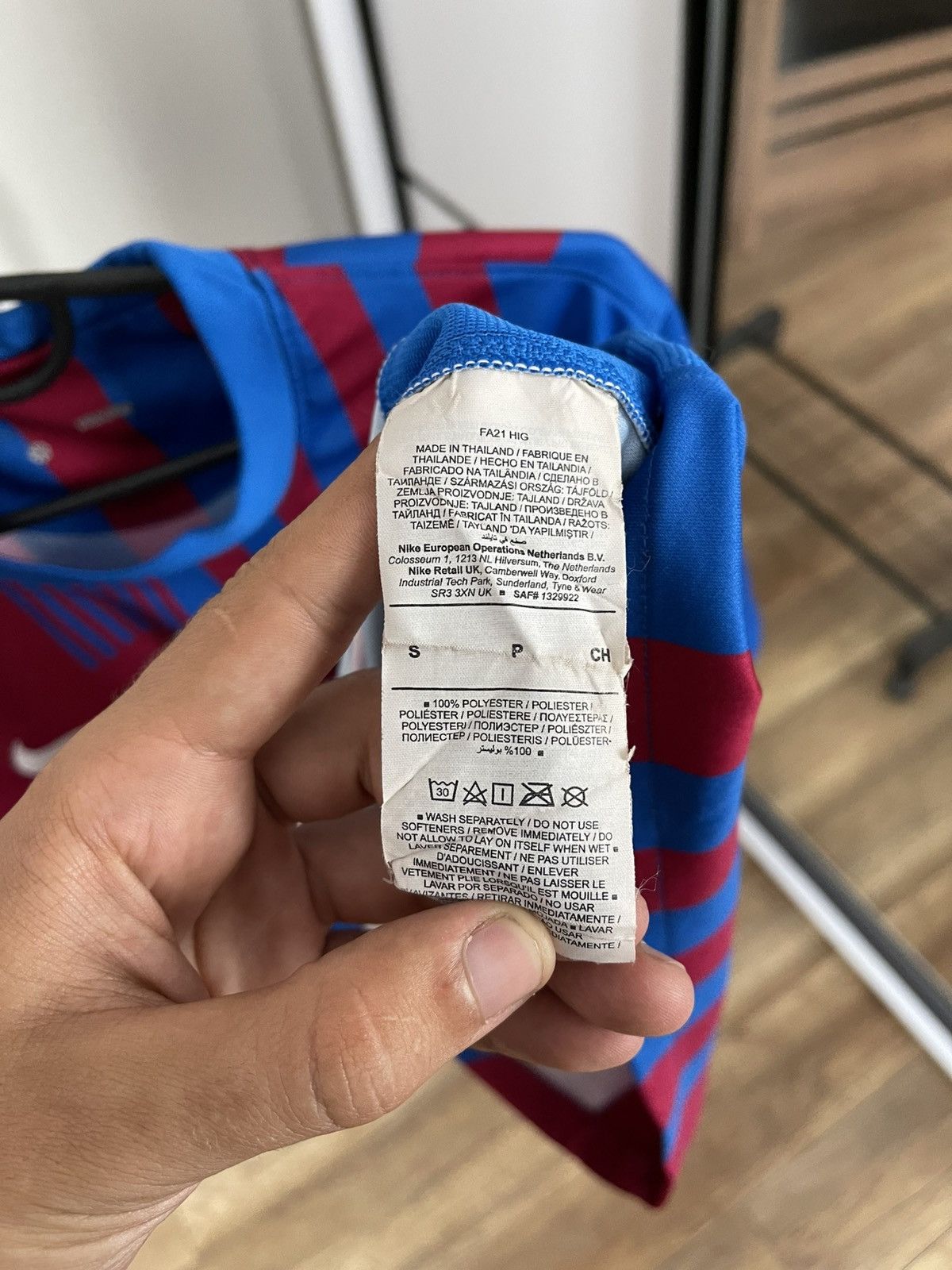 Nike 2021/2022 Nike Barcelona Soccer Jersey T-Shirt Tee Size US S / EU 44-46 / 1 - 10 Thumbnail