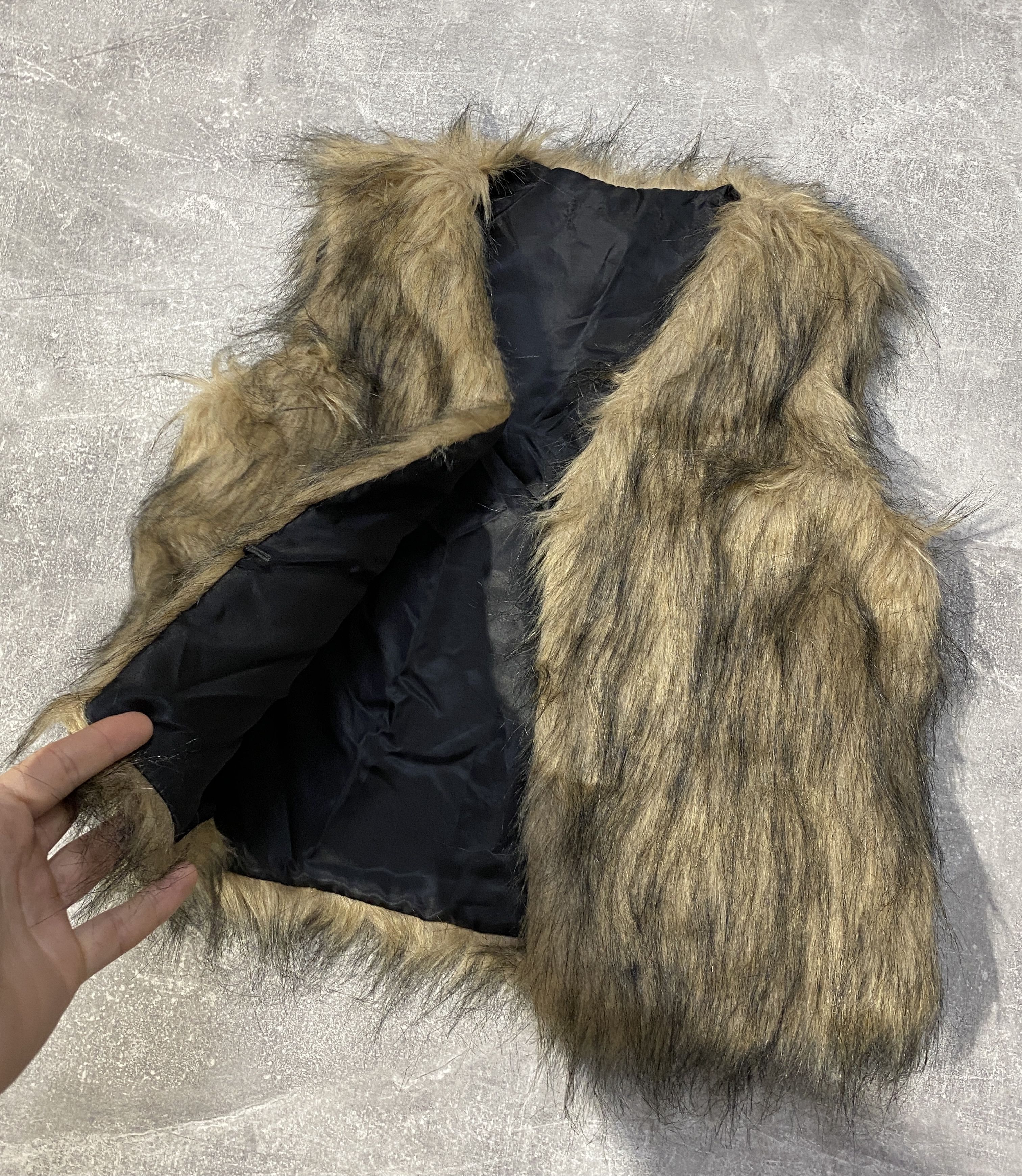 Beauty Beast CRAZY Y2K FLUFFY VAMP BROWN ISWN LGB TYPE FAUX FUR VEST Size US S / EU 44-46 / 1 - 2 Thumbnail