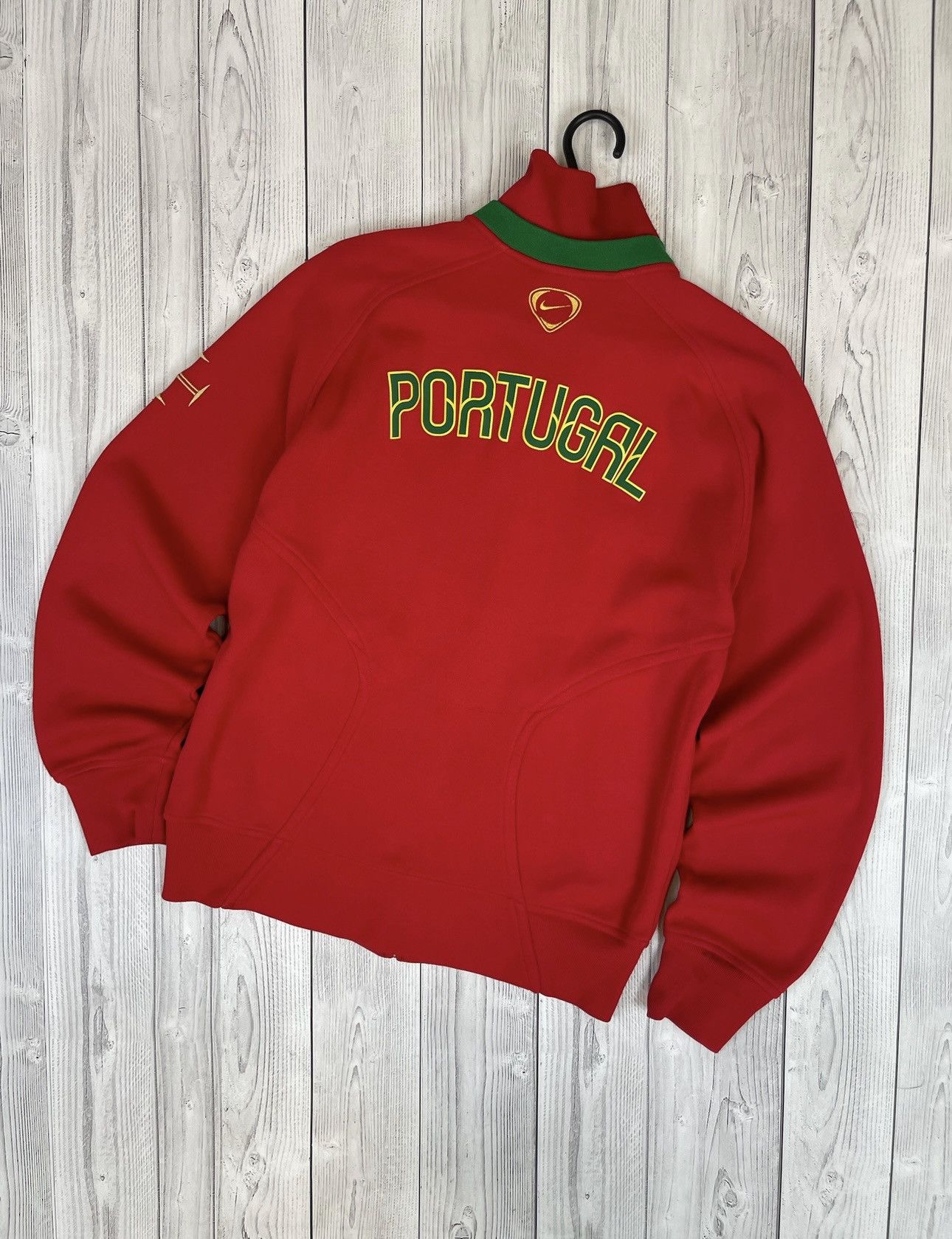 Nike Vintage nike Portugal track jacket soccer rare size M Size US M / EU 48-50 / 2 - 2 Thumbnail