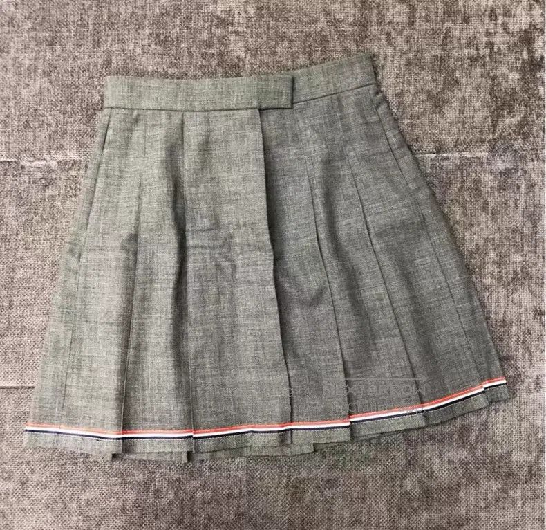 Thom Browne Thom Browne Pleated Skirt with Colorful Striped Bottom Edg Size 25" / US 0 / IT 36 - 1 Thumbnail