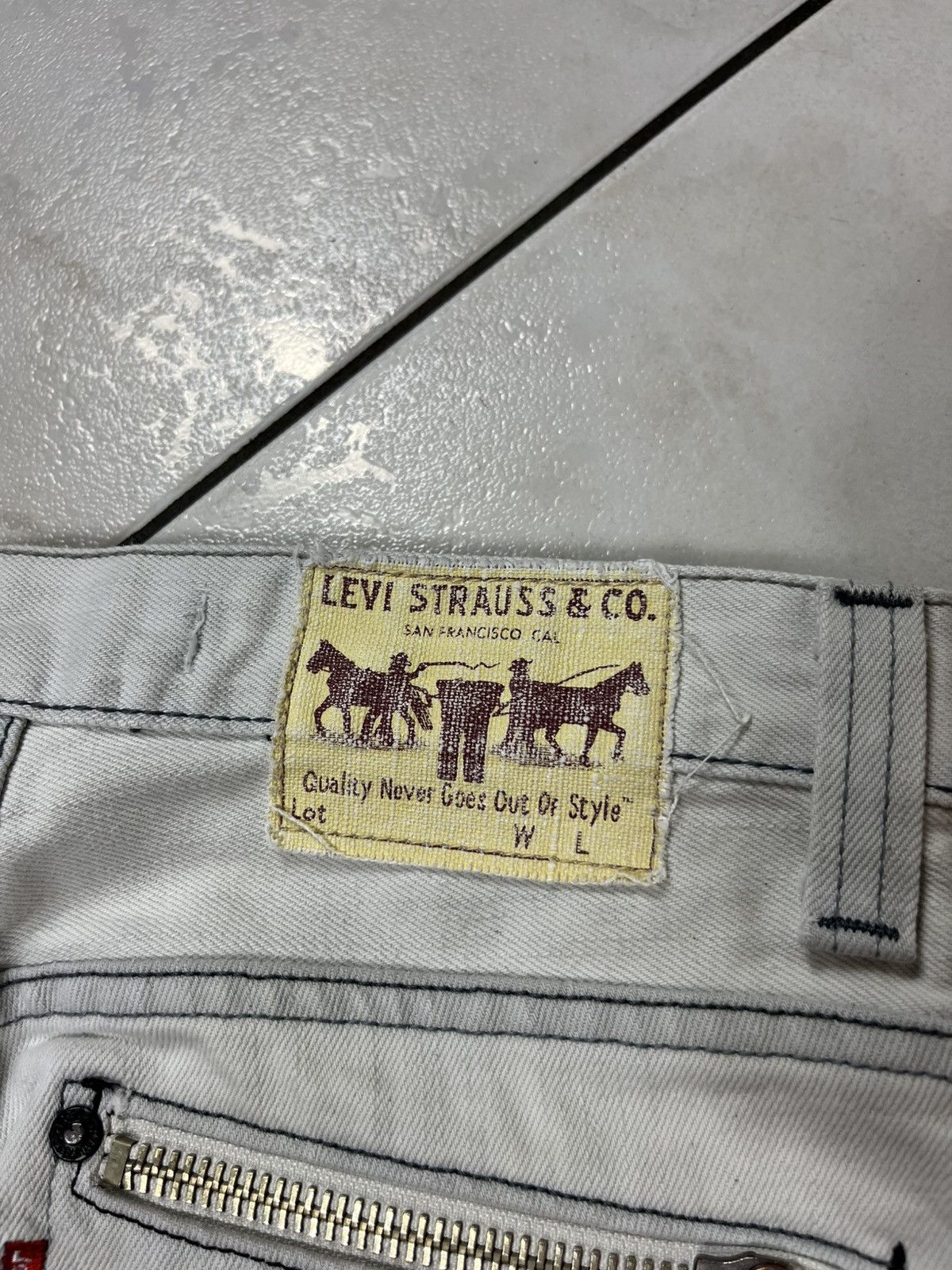 Designer × Levi's × Vintage Vintage Levi’s 513 skinny leg zip pockets denim jeans pants Size US 30 / EU 46 - 17 Thumbnail