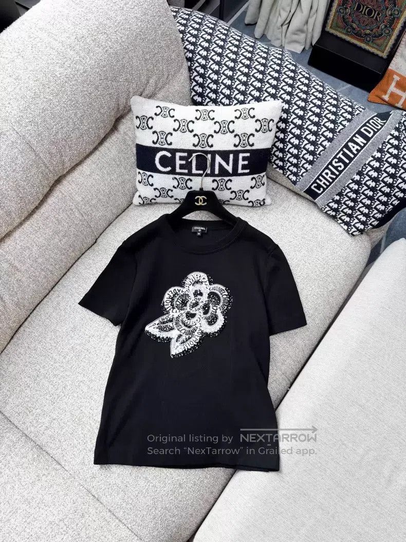 Chanel Chanel Black short-sleeved T-shirt with diamond sequin cam Size XS / US 0-2 / IT 36-38 - 1 Thumbnail