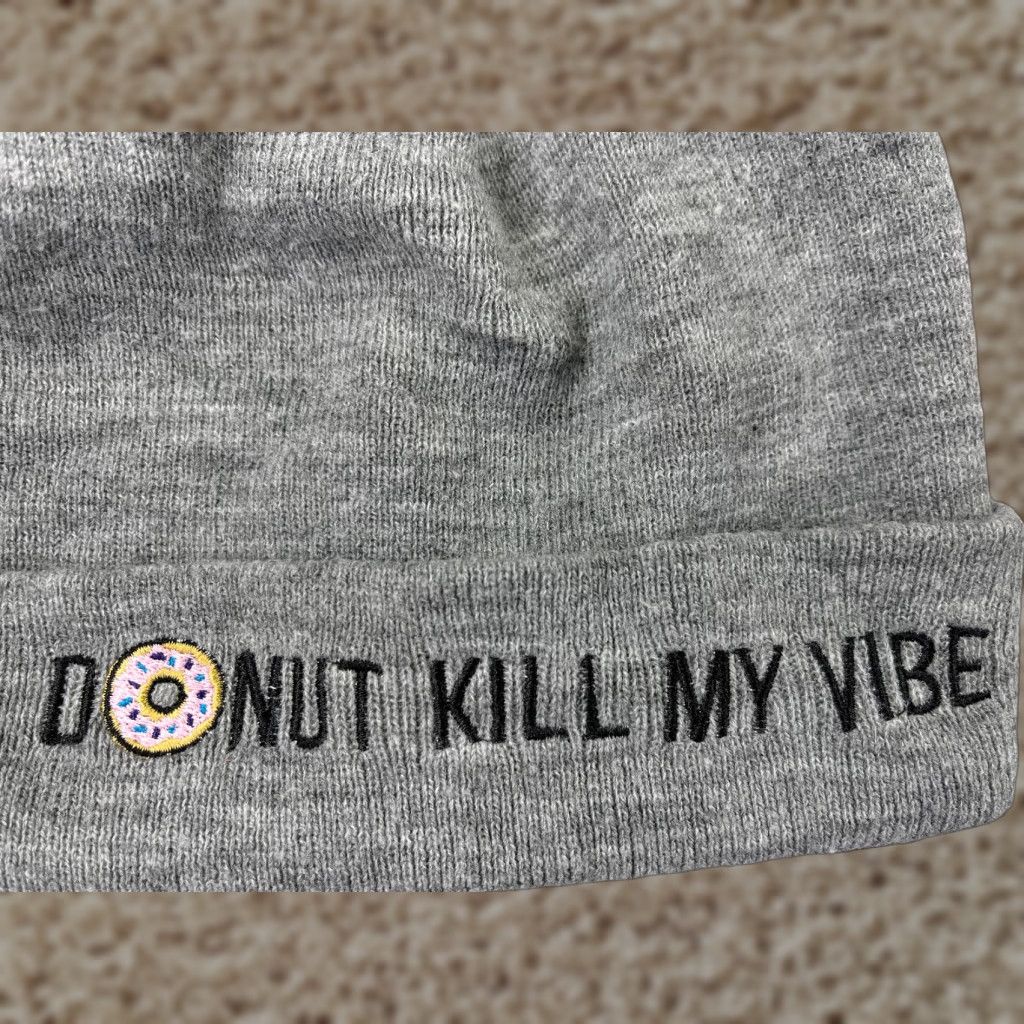 VIBE Mudd Beanie Toque Adult Gray Knit Embroidered Donut Kill My Vibe 100% Acrylic Men’s/Women’s Hat/Beanie? Size ONE SIZE - 1 Thumbnail
