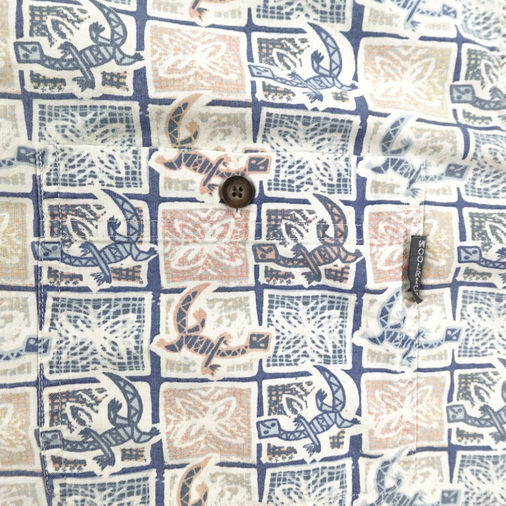 Vintage VINTAGE Woolrich Shirt Mens 2XL Blue Beige Lizard Tribal Print Button-Up Outdoor Short Sleeve Cotton Geometric Pattern Mens Size US XXL / EU 58 / 5 - 3 Thumbnail