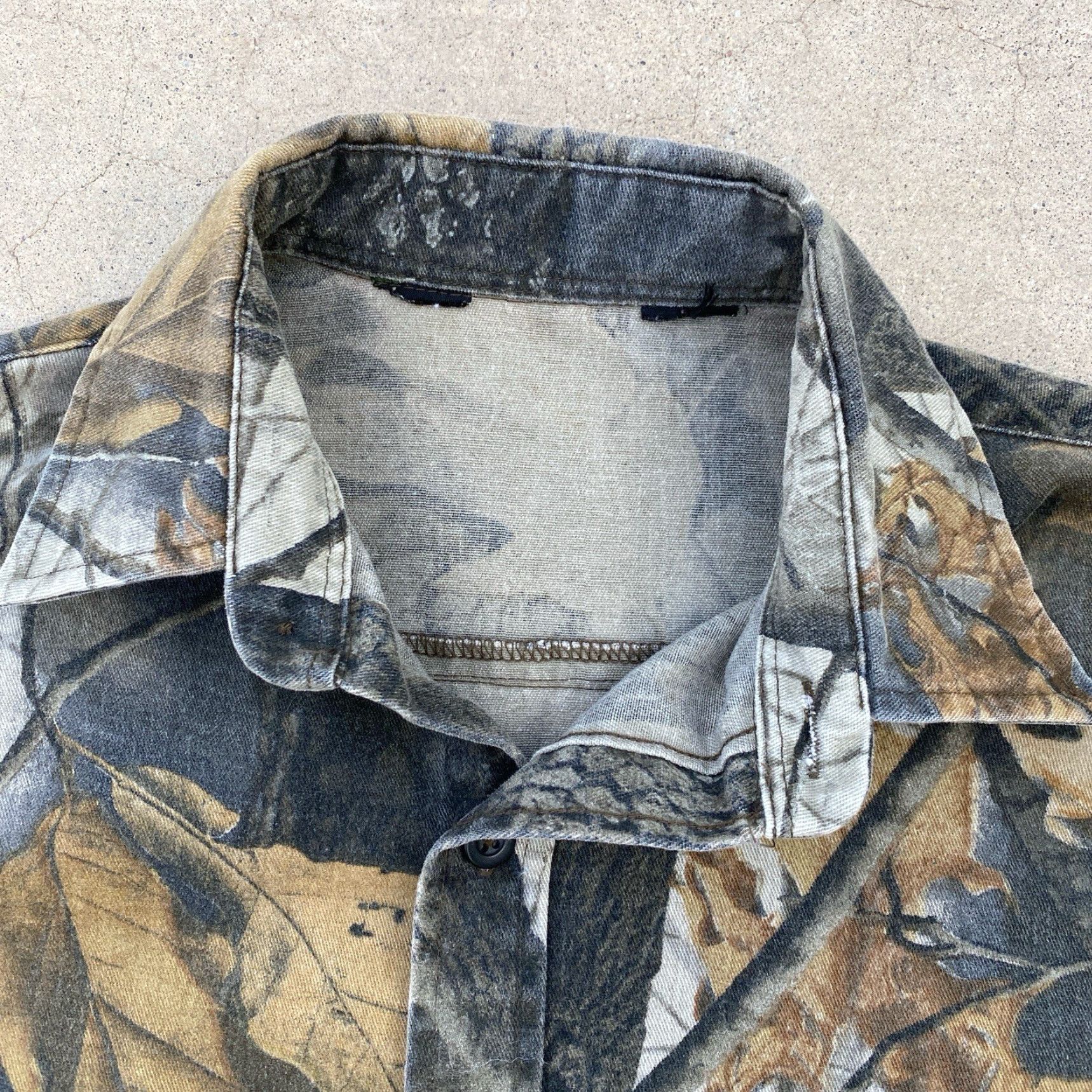 Realtree **RealTree Camo Button-Down Shirt Men's Medium** User: RealTree Camo Button-Down Shirt Men's Medium Size US M / EU 48-50 / 2 - 3 Thumbnail