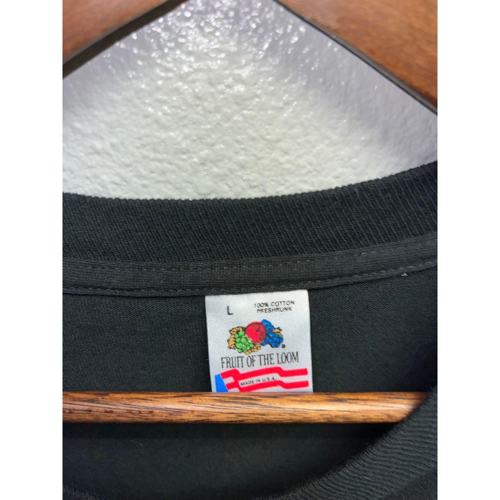 Fruit Of The Loom Vintage 50 Year Old Shirt Crossing Walk Sign 1992 Black Tee Size US L / EU 52-54 / 3 - 6 Thumbnail