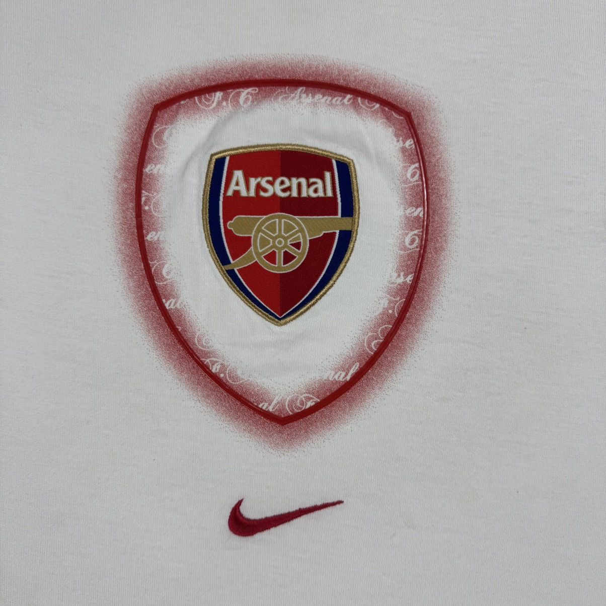 Nike Vintage Nike Arsenal Centre Logo T-shirt Size US L / EU 52-54 / 3 - 6 Thumbnail