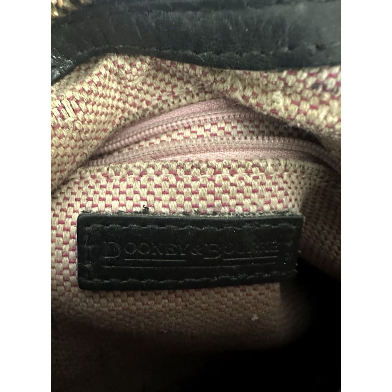 Dooney & Bourke VINTAGE Dooney & Bourke 1975 Black Leather Bag Hand Bag Shoulder Purse Satchel/Top Handle Bag Womens Small Zip Closure Size ONE SIZE - 6 Thumbnail