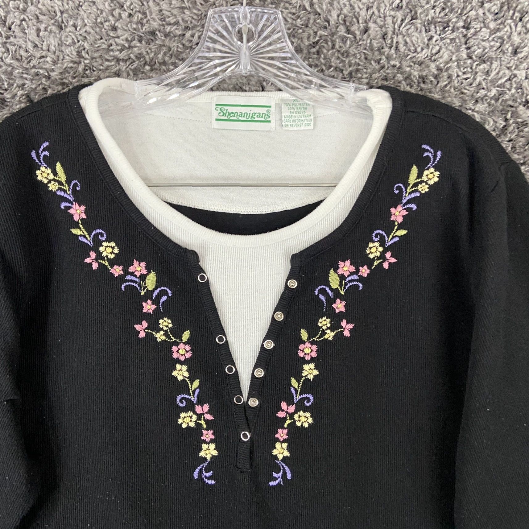 Vintage VINTAGE Shenanigans Blouse Women’s XL Black Embroidered Flower Shirt Womens Size XL / US 12-14 / IT 48-50 - 5 Thumbnail