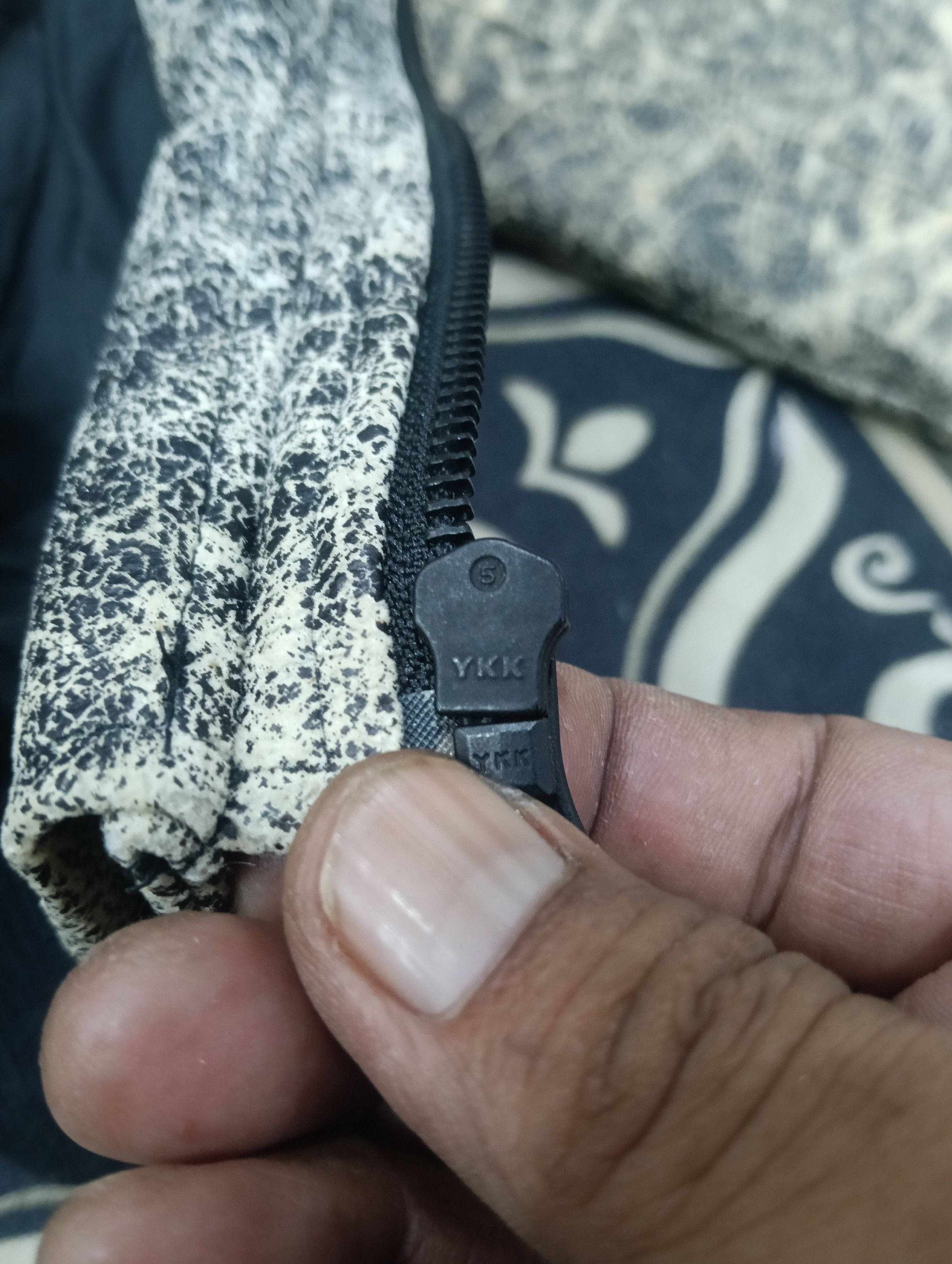Le Grande Bleu (L.G.B.) Limited MSGR Japan Brand Like Bondage Crackled Style Size US L / EU 52-54 / 3 - 22 Thumbnail