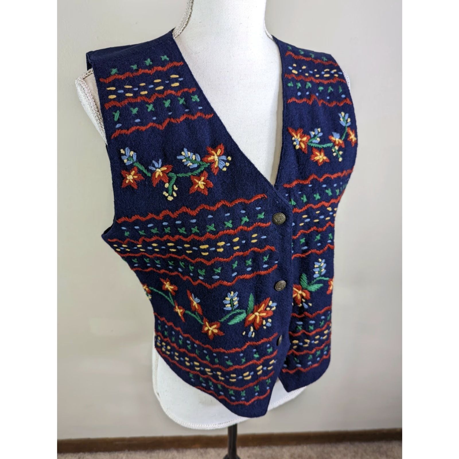 Vintage VINTAGE Floral Embroidered Boho Peasant Wool Vest Navy Blue Women's Medium V2J Size M / US 6-8 / IT 42-44 - 3 Thumbnail