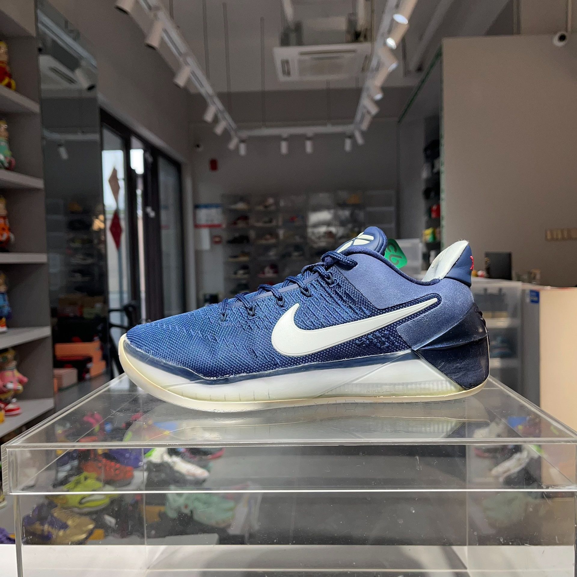 Nike Nike KOBE Blue Lowtop Sneakers 9.5 Men Size US 9.5 / EU 42-43 - 1 Thumbnail