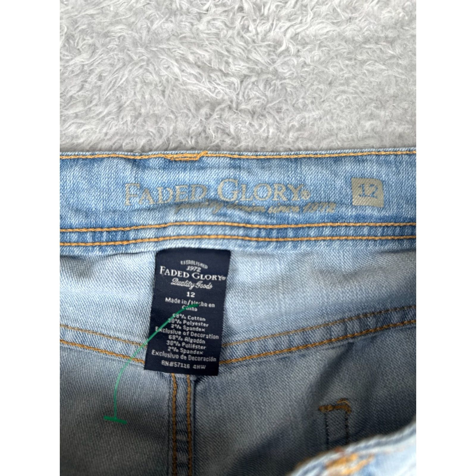 Faded Glory Faded Glory Women's Capris Pants 12 Blue Denim Crop Mid Rise Casual Comfortable Cotton Blend Size 34" / US 12 / IT 48 - 6 Thumbnail