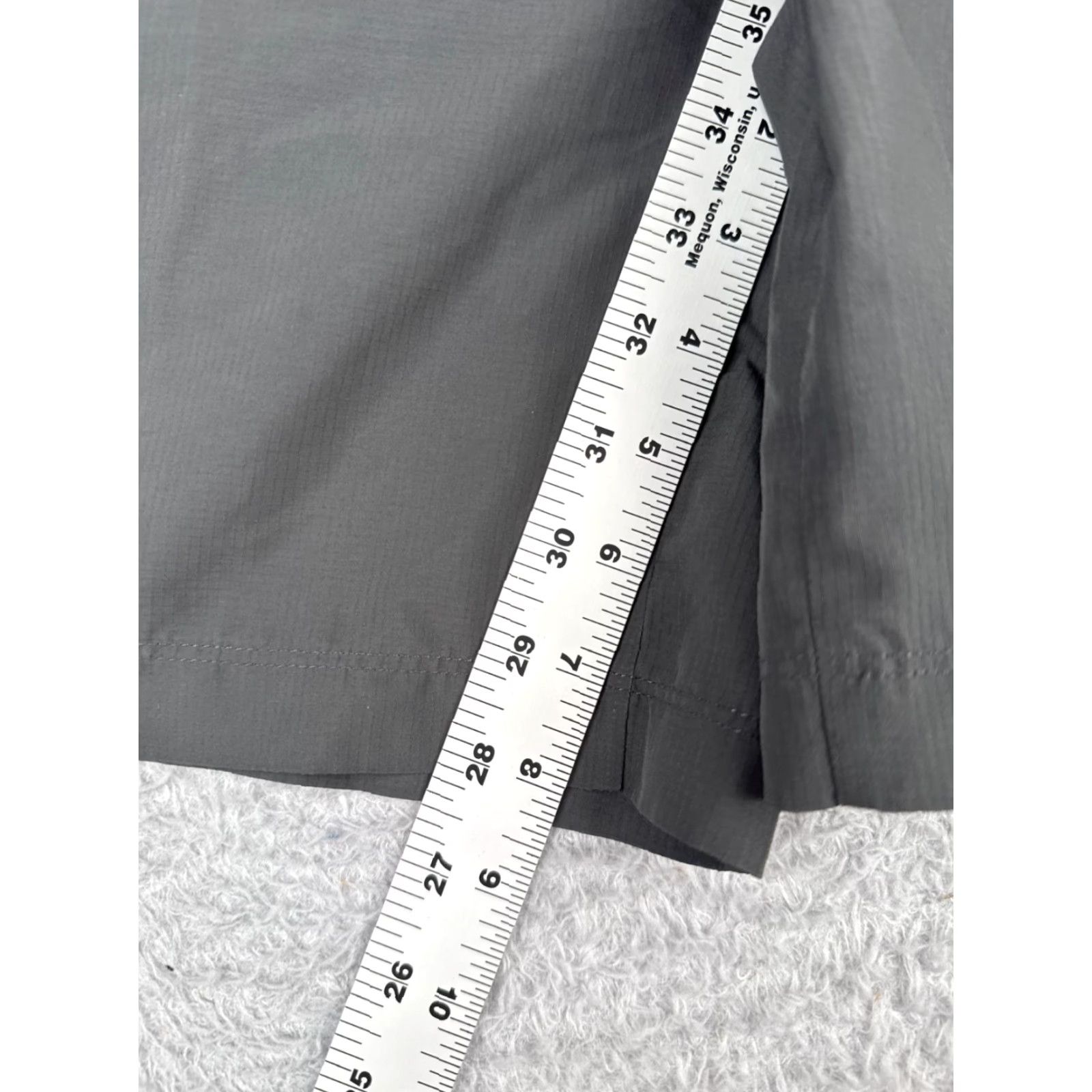 Vintage Columbia Shorts Mens XL Gray 100% Polyester Cargo Pockets Quick Dry Lightweight Inseam 8in Athletic Outdoor Beach Size US 36 / EU 52 - 7 Thumbnail