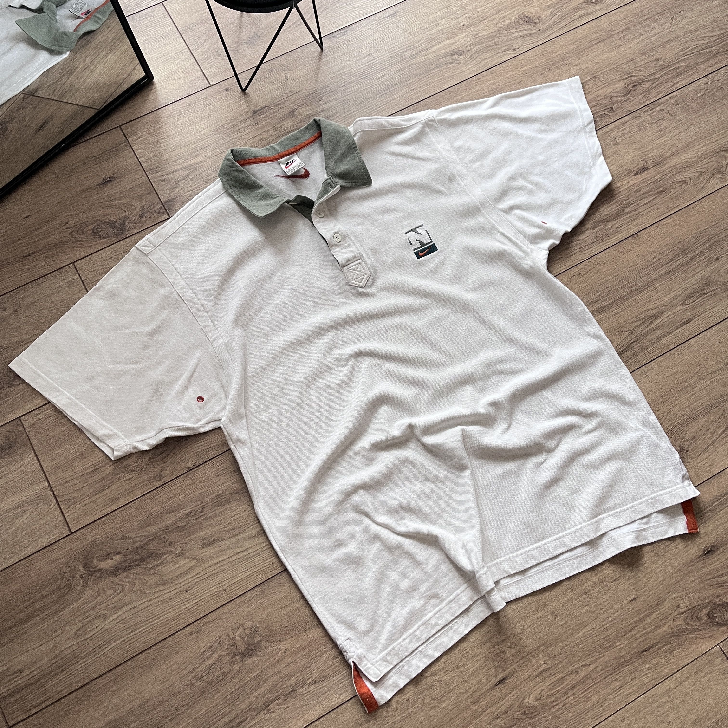 Nike Vintage Y2K Polo Shirt Rare Short Sleeve Hype Retro Size US XL / EU 56 / 4 - 2 Thumbnail