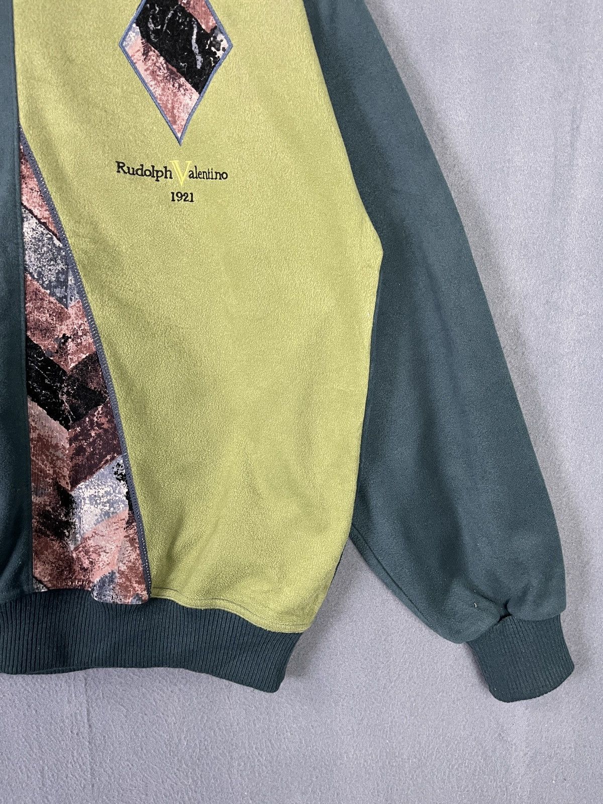 Vintage Vintage Rudolph Valentino Patchwork Sweatshirt Size US L / EU 52-54 / 3 - 5 Thumbnail