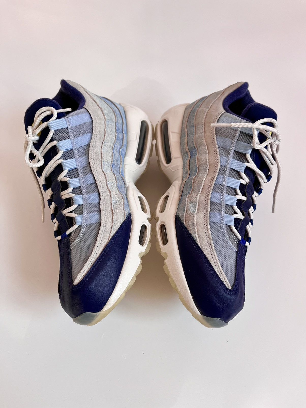 Nike Nike Air Max 95 “Day and Night” Size US 11 / EU 44 - 6 Thumbnail