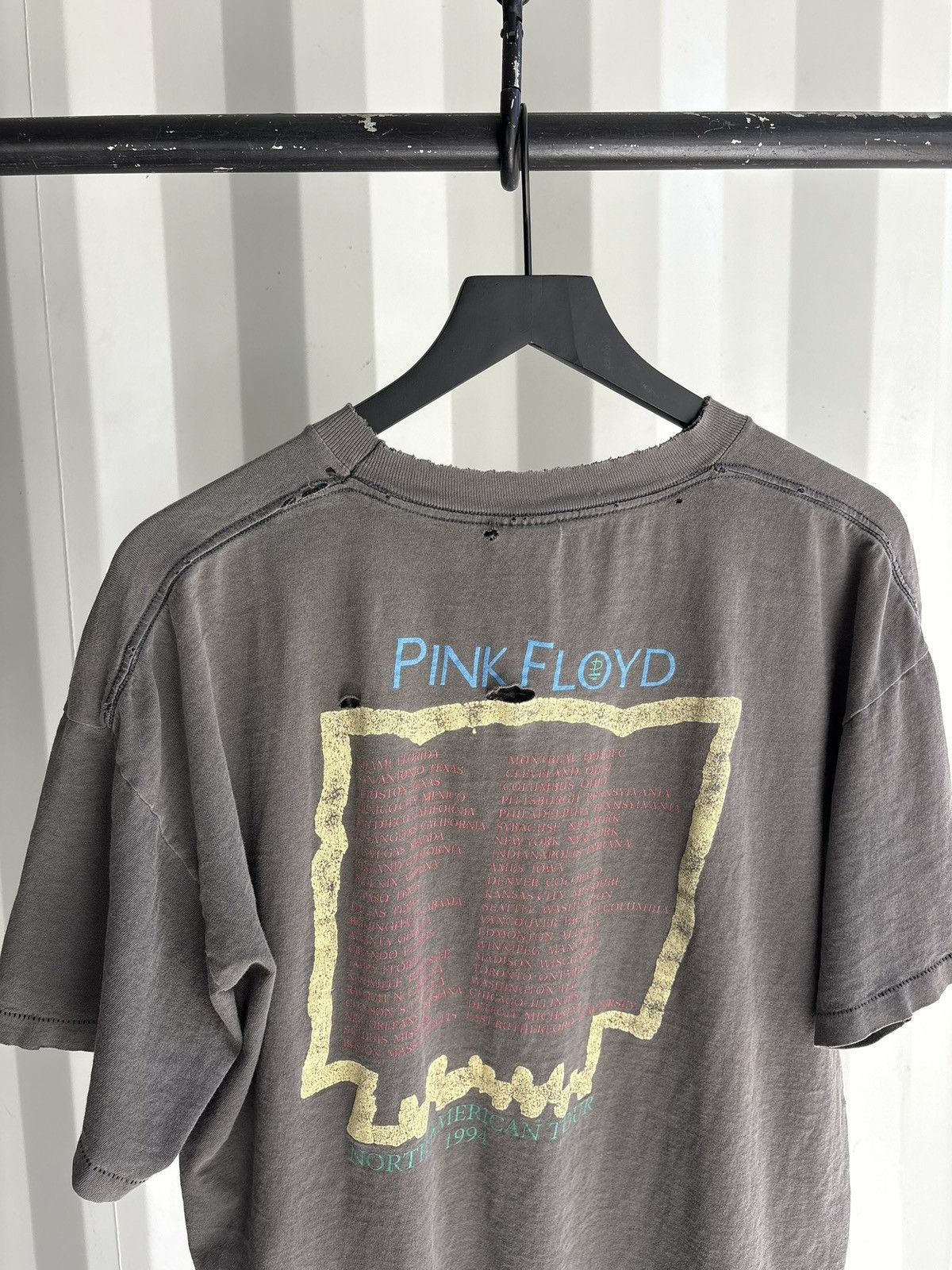 Band Tees Vintage Pink Floyd Shirt Faded Distressed Grunge Band Thrash Size US XL / EU 56 / 4 - 4 Thumbnail