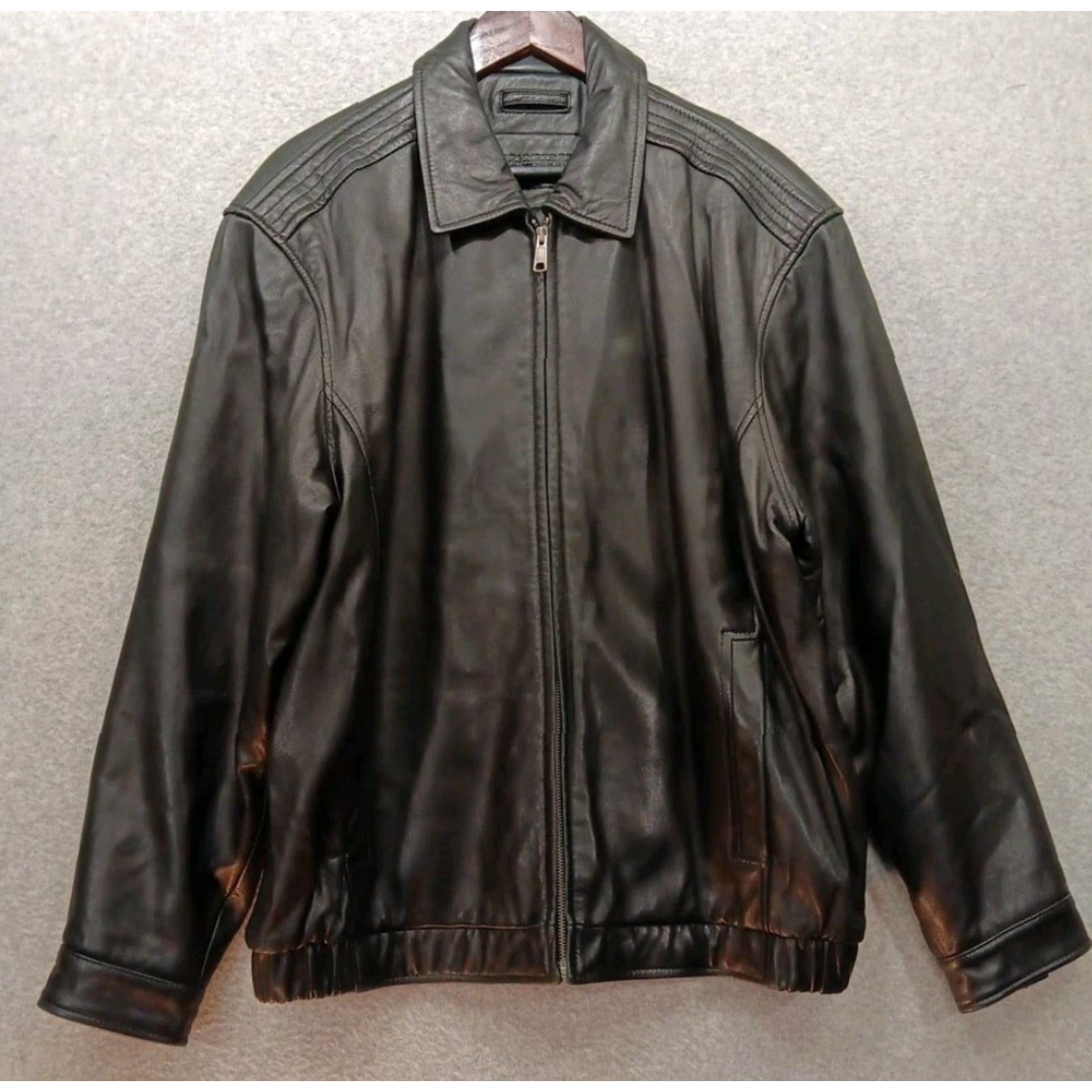 Roundtree & Yorke Roundtree & Yorke Bomber Jacket Men's XL Black 100% Lambskin Leather Zip Spread GUC Classic Style Size US XL / EU 56 / 4 - 2 Thumbnail