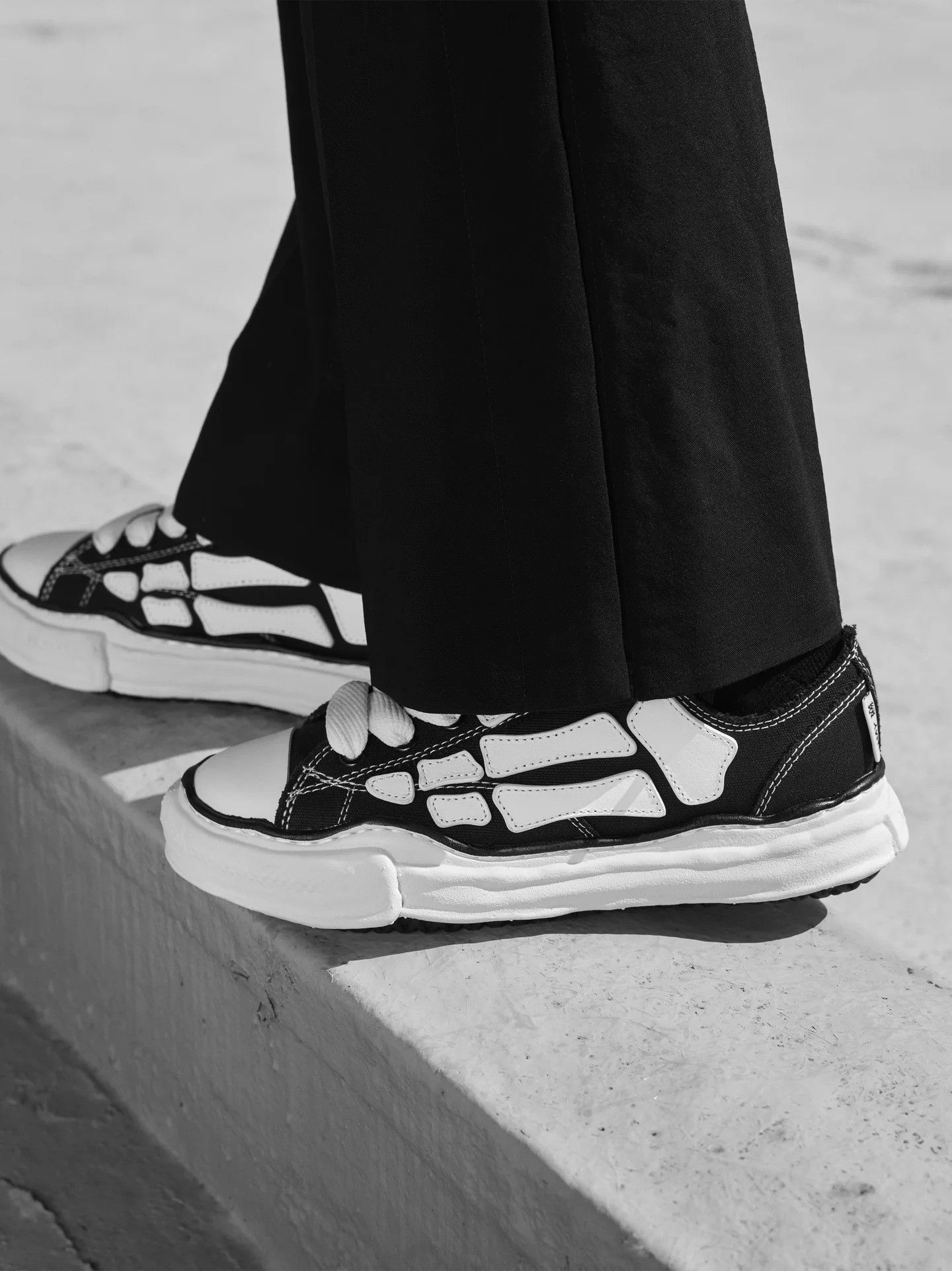 Amiri Amiri MMY Bones x Maison MIHARA YASUHIRO Size US 7 / EU 40 - 5 Thumbnail