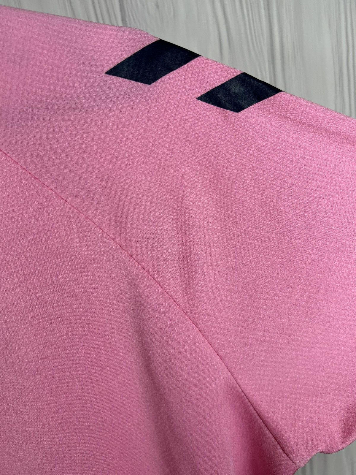 Hummel EVERTON 2020/21 FOOTBALL SHIRT SOCCER JERSEY PINK HUMMEL M/L Size US M / EU 48-50 / 2 - 8 Thumbnail
