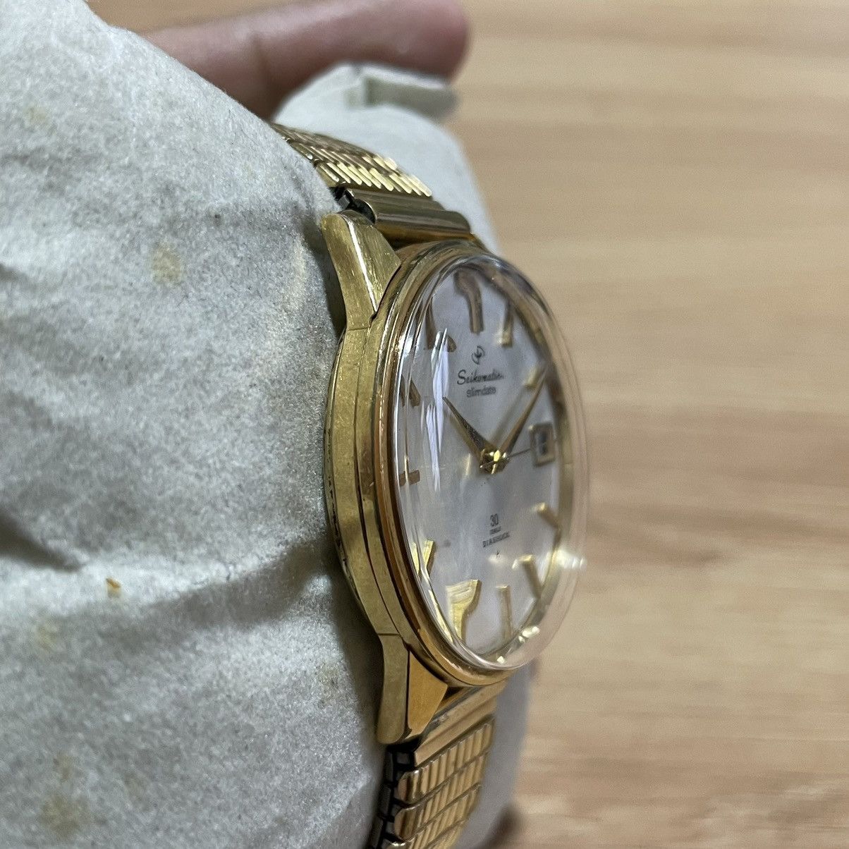Seikomatic Slimdate 30 Jewels Gold Automatic Japan WORKING