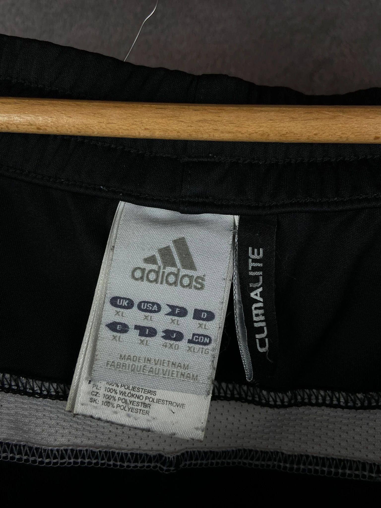 Adidas Adidas Aditree shorts black vintage retro streetwear casual Size US 36 / EU 52 - 4 Thumbnail
