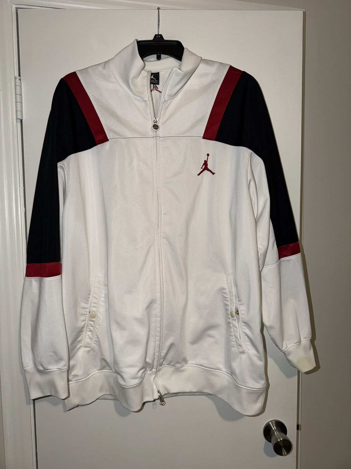 Nike White/Red/Blck Nike Air Jordan Full-zip Track Jacket Size 2X Size US XXL / EU 58 / 5 - 1 Thumbnail