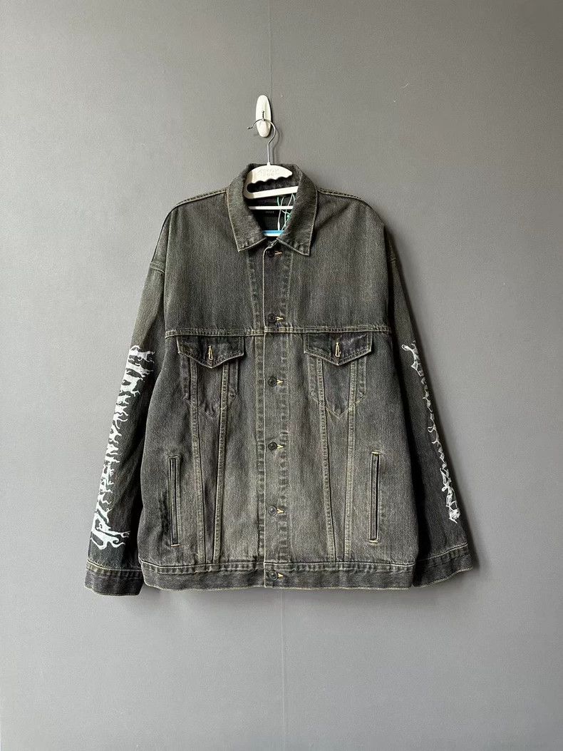 Balenciaga Balenciaga Sanskrit graffiti denim jacket Size US XS / EU 42 / 0 - 2 Thumbnail