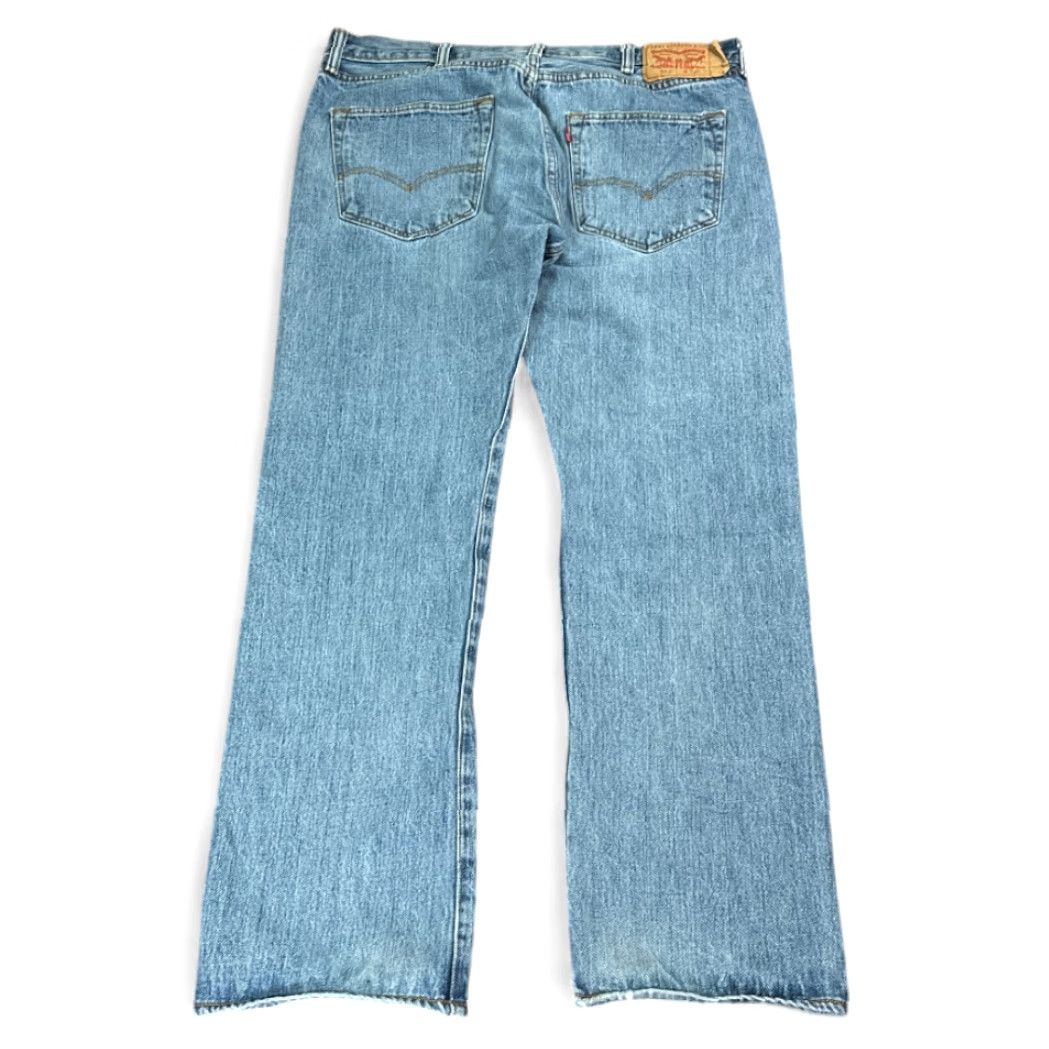 Levi's Levis 501 Jeans Mens 36x30 Blue Light Wash Straight Button Fly Cotton 38x30 Tag Size US 36 / EU 52 - 2 Thumbnail