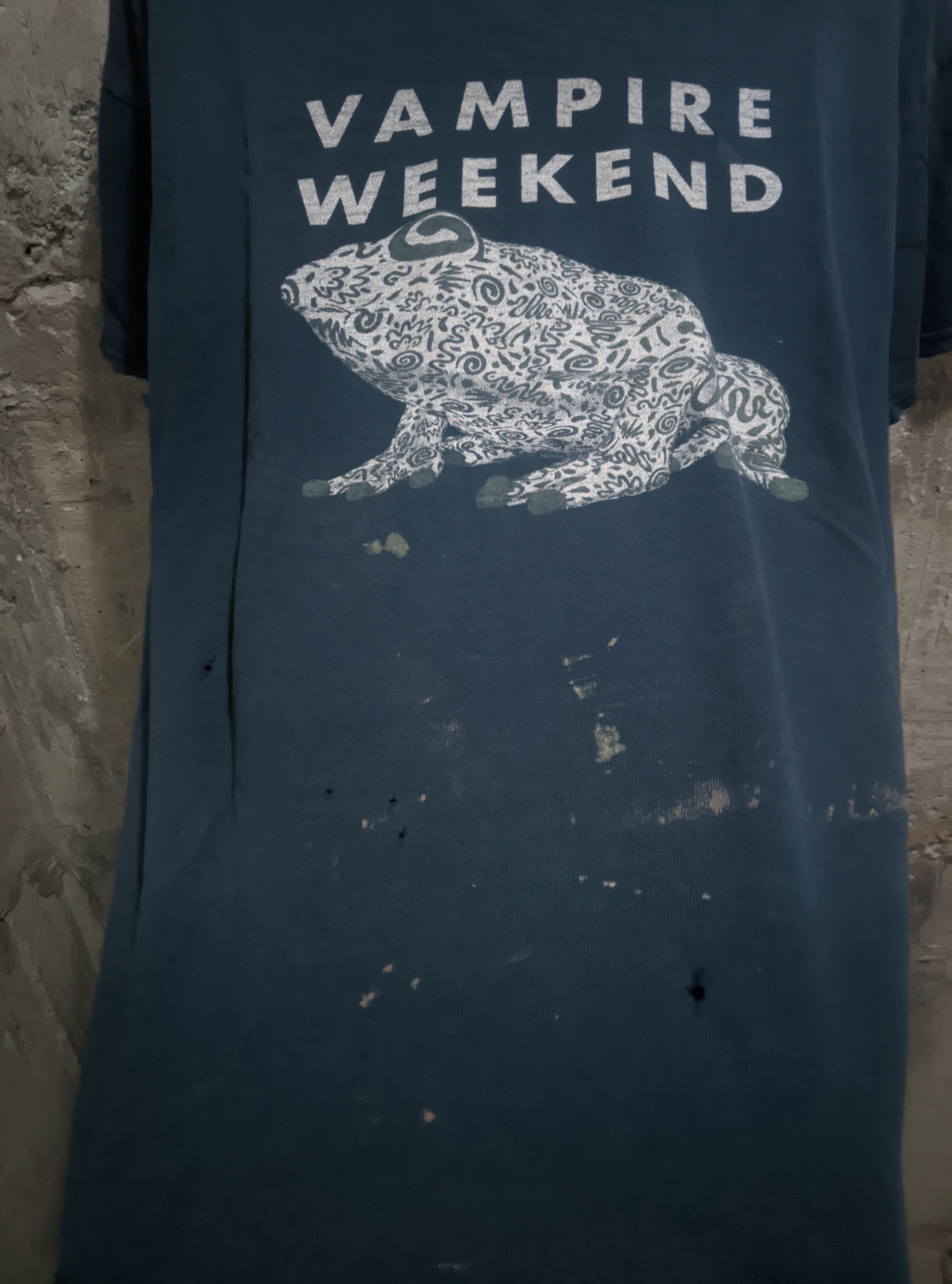 Band Tees 2010s thrashed vampire weekend indie rock distressed erd Size US XL / EU 56 / 4 - 2 Thumbnail