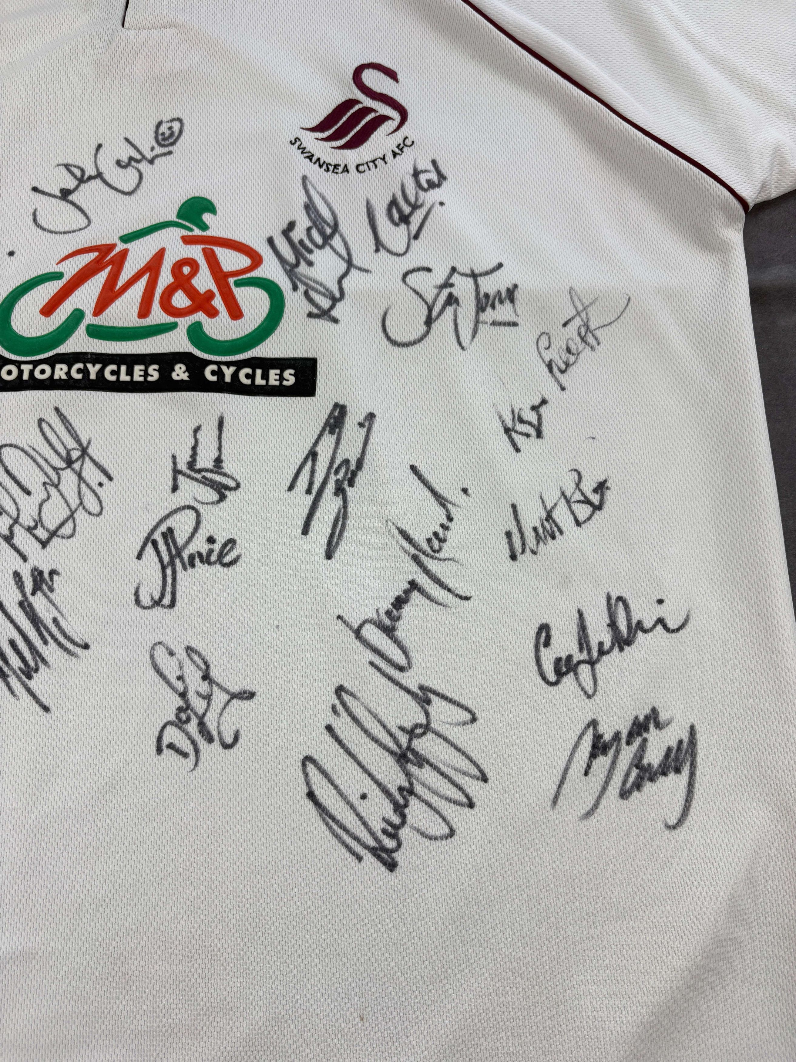 New Balance SIGNED Swansea City 1999-2000 home football jersey size XXL Size US XXL / EU 58 / 5 - 7 Thumbnail