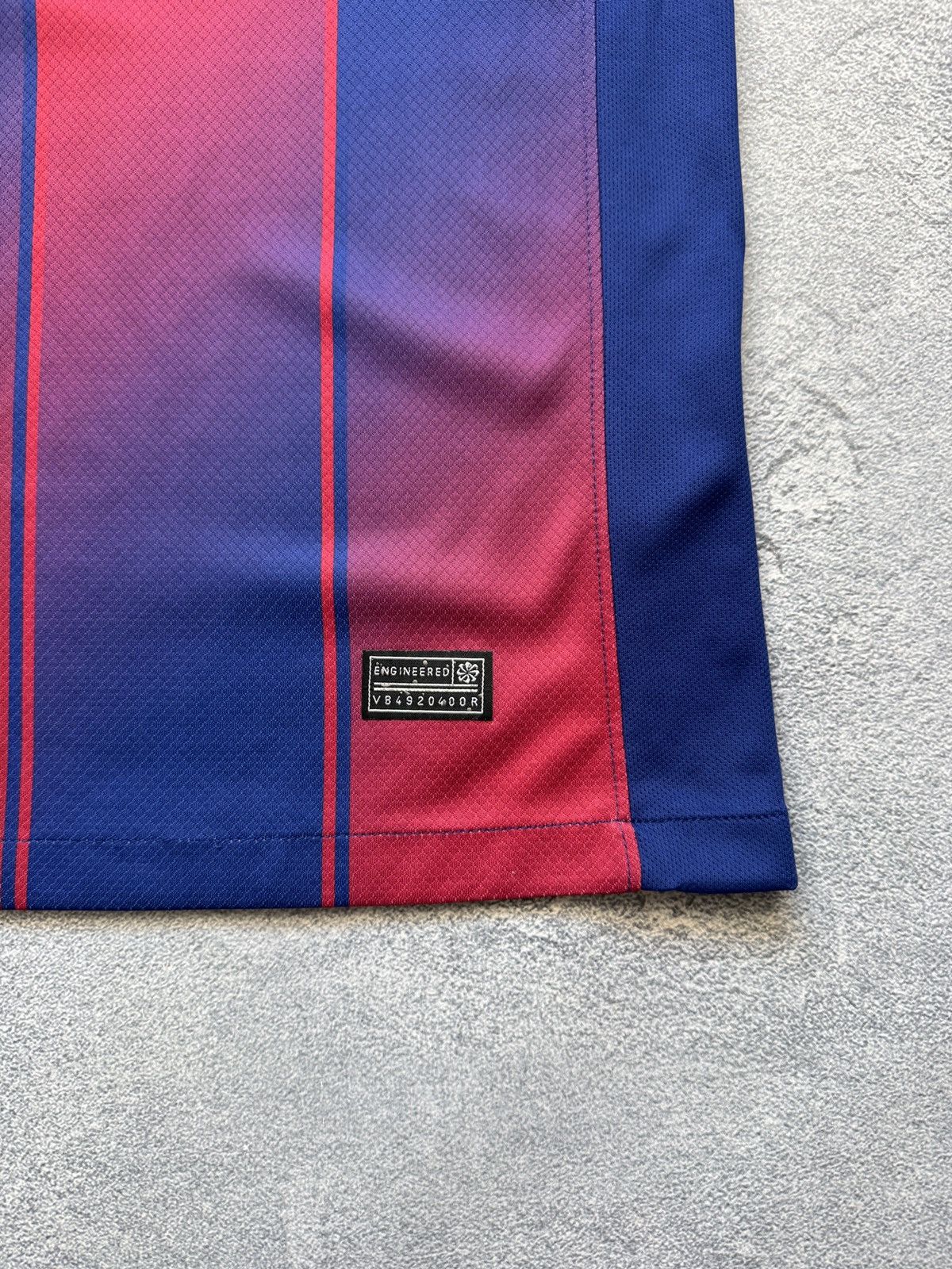 Nike Nike Barcelona Jersey Vintage Rare T-Shirt Soccer Club Size US L / EU 52-54 / 3 - 4 Thumbnail