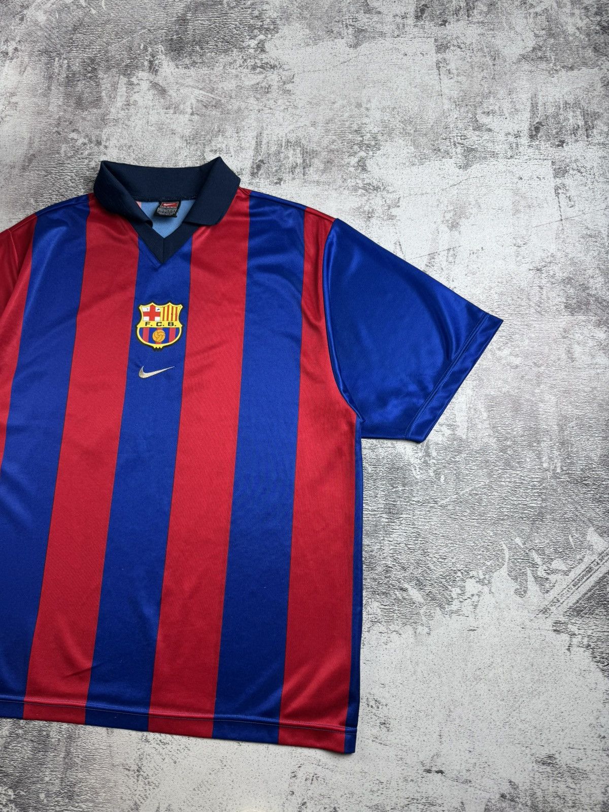 Nike BARCELONA GETHIN 2001/2002 Vintage Nike Soccer Football Football Shirt Jersey Size US L / EU 52-54 / 3 - 4 Thumbnail