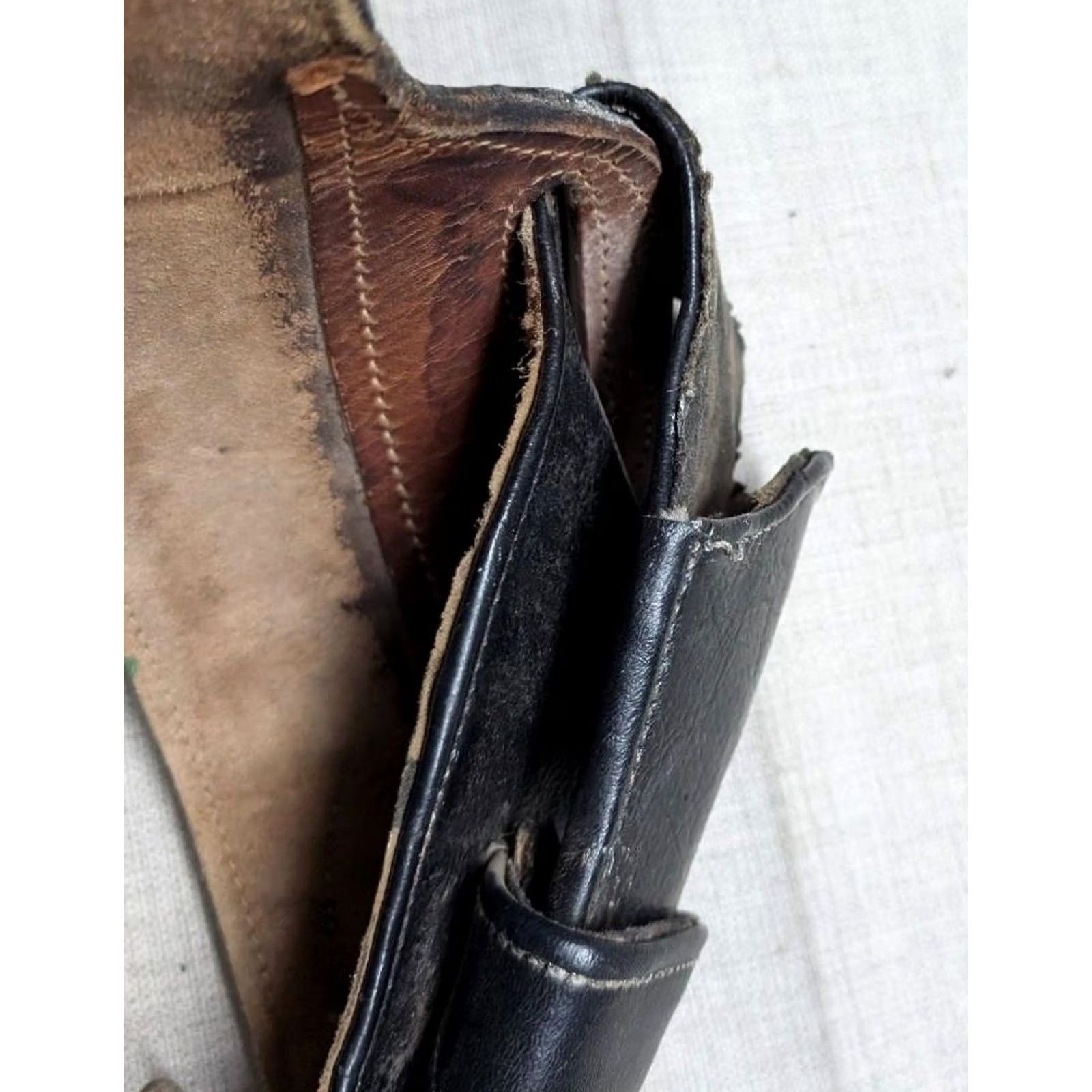 Vintage VINTAGE black leather vinyl GUN HOLSTER PISTOL AMMO cartridge 36 Men Size 36 - 3 Thumbnail