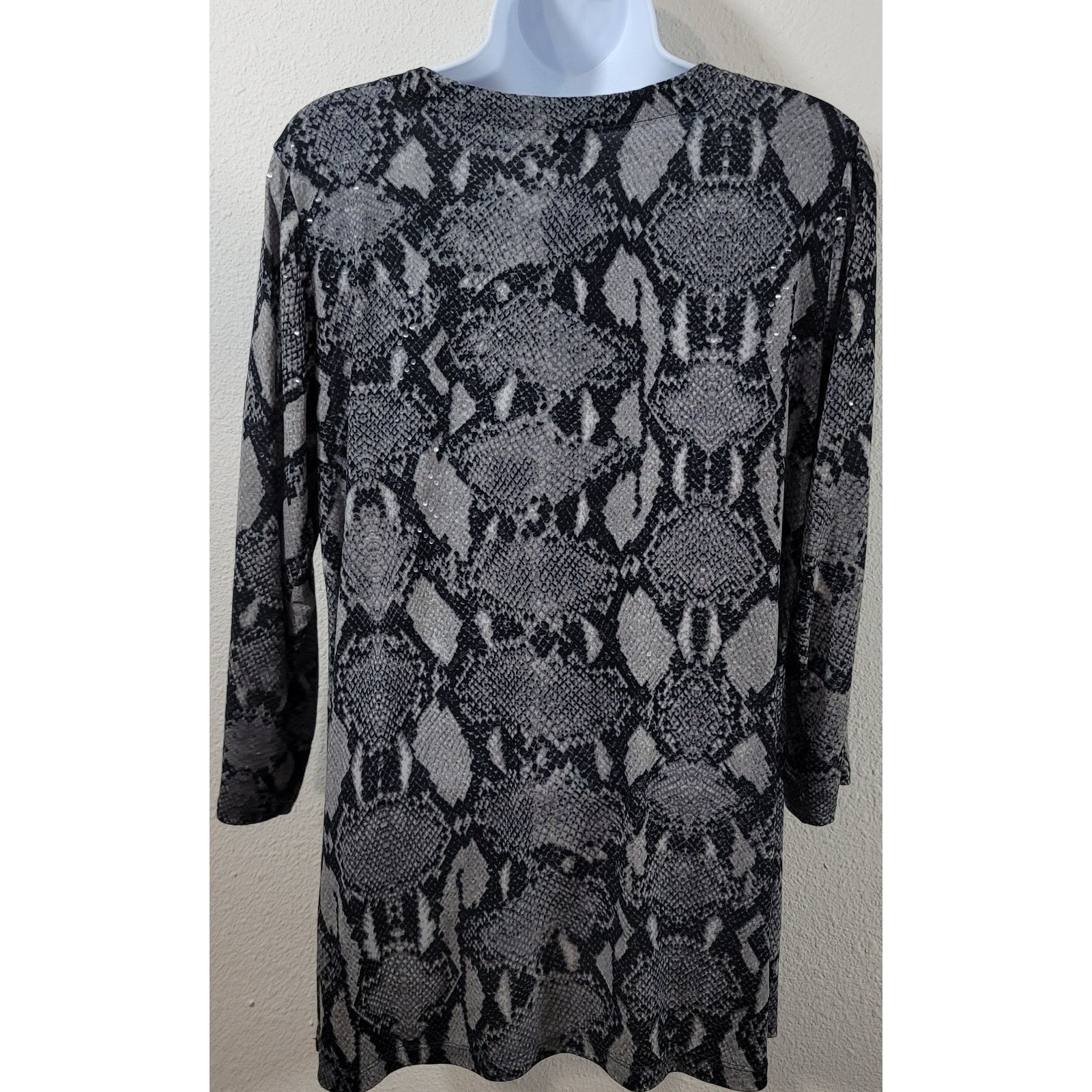 Other Susan Graver Black Gray Embellished Liquid Knit Top Small Size S / US 4 / IT 40 - 3 Thumbnail