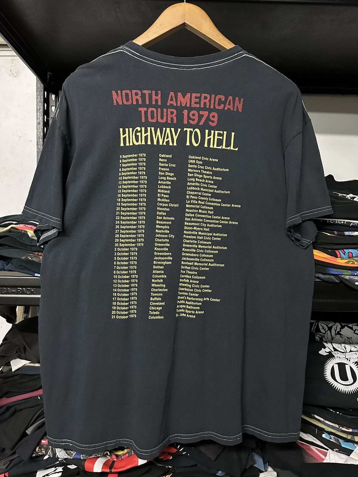 Band Tees × Vintage Vintage 1979 ACDC World Tour Long Beach Arena Faded Tee Size US XL / EU 56 / 4 - 2 Thumbnail