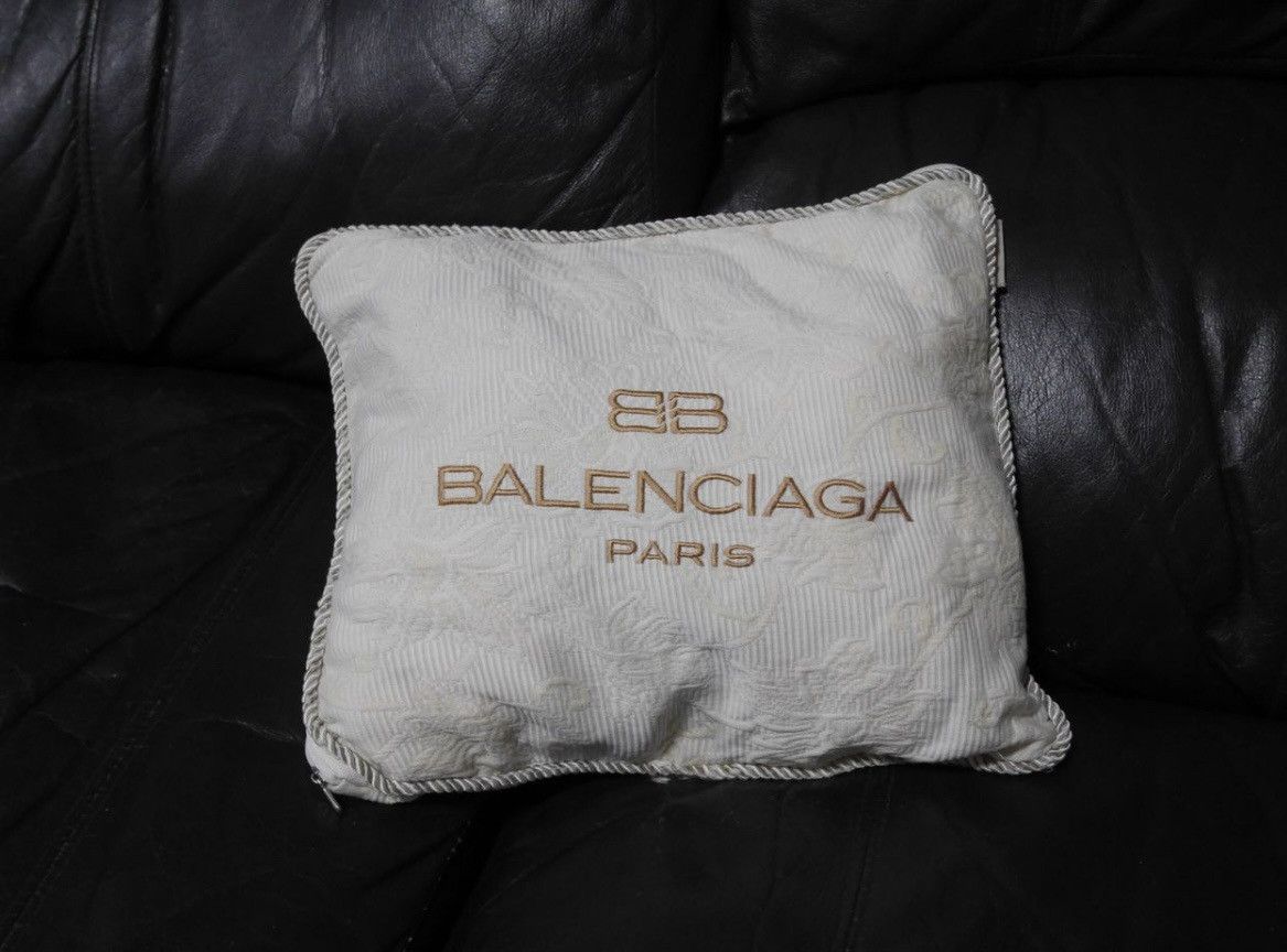 Balenciaga Balenciaga Pillow Cases Size ONE SIZE - 1 Thumbnail