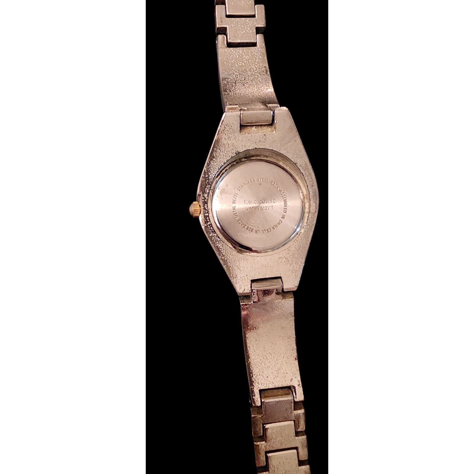 Yukon Outfitters Vintage Yukon ladies wristwatch silver Size ONE SIZE - 4 Thumbnail