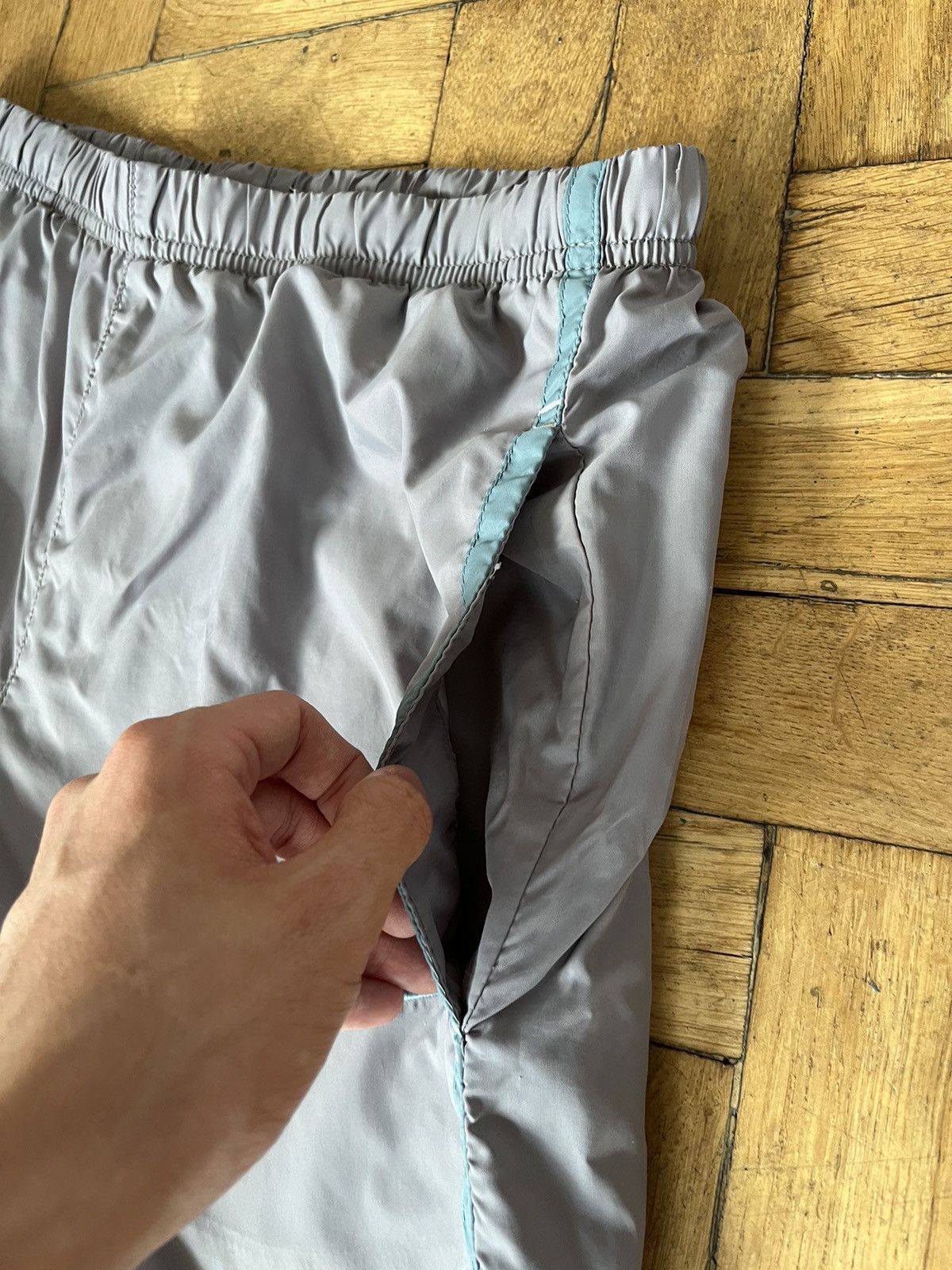 Nike Vintage Nike Baggy Track Pants Nylon Drill Swoosh Y2K USA Size US 32 / EU 48 - 3 Thumbnail