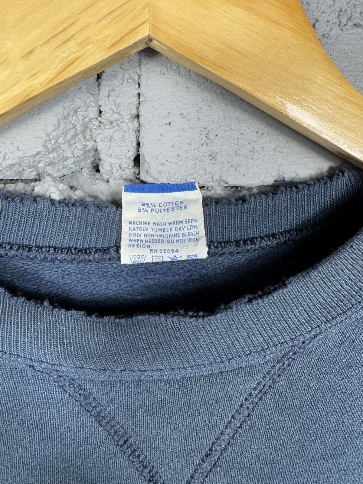 Vintage Vintage Champion Distressed Sun Faded Sweatshirt Size US M / EU 48-50 / 2 - 9 Thumbnail