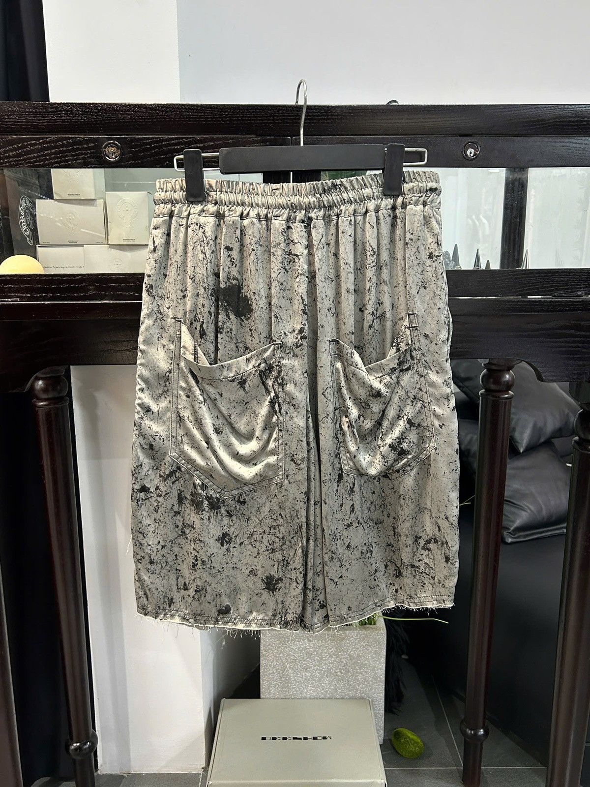 Song For The Mute Song for the Mute 21.1 Elasticated Shorts ‘Concrete’ Size US 33 - 2 Thumbnail