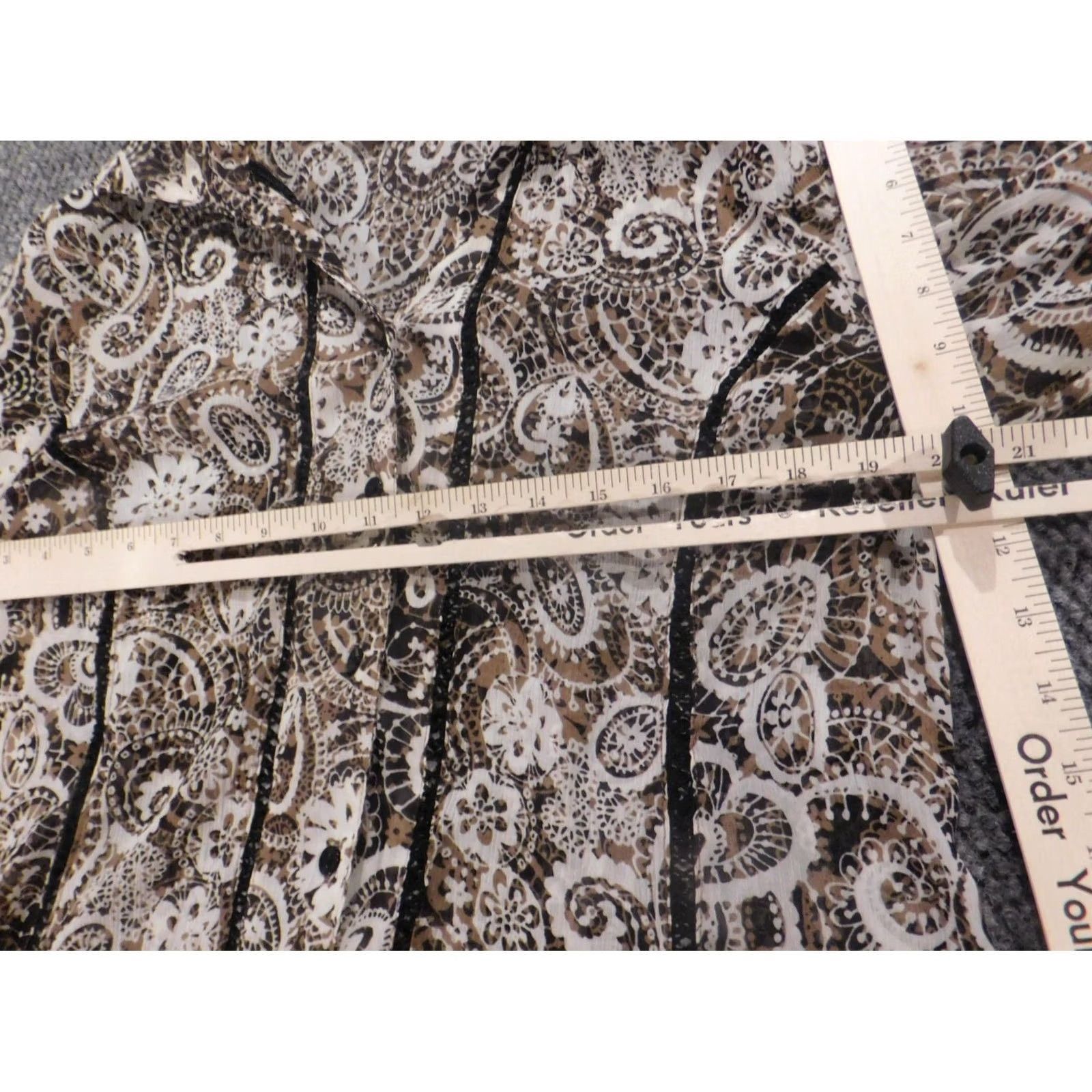 Vintage Dressbarn Womens Blouse Button-Up Long Sleeve Brown Floral Casual L Size Brown Pattern Floral Ruffle Accent Womens Regular Button-Up Shirt Size L / US 10 / IT 46 - 5 Thumbnail