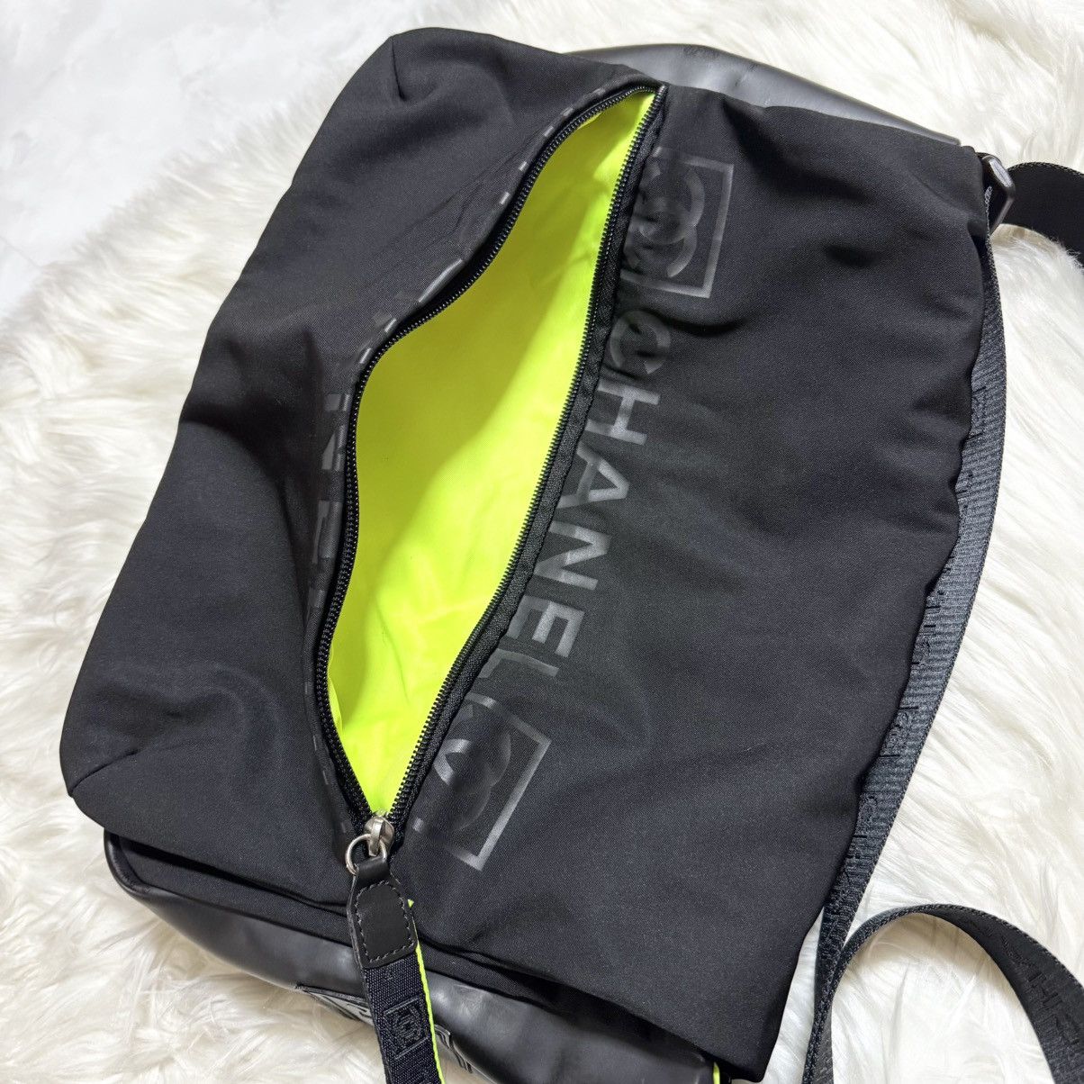 Chanel Catalog Chanel Sport Rubber COCO Mark Messenger Bag Size ONE SIZE - 6 Thumbnail
