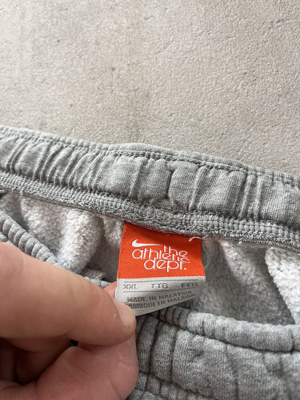 Nike 00s Vintage Nike Grey Sportswear Baggy Sweatpants Y2K Size US 38 / EU 54 - 17 Thumbnail