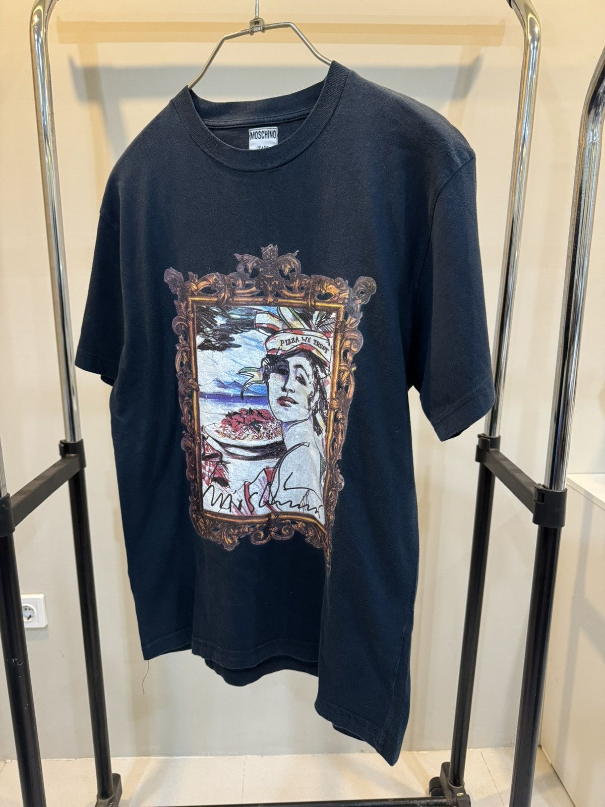 Moschino Vintage Moschino “ In Pizza We Trust “ Tee Size US S / EU 44-46 / 1 - 1 Thumbnail